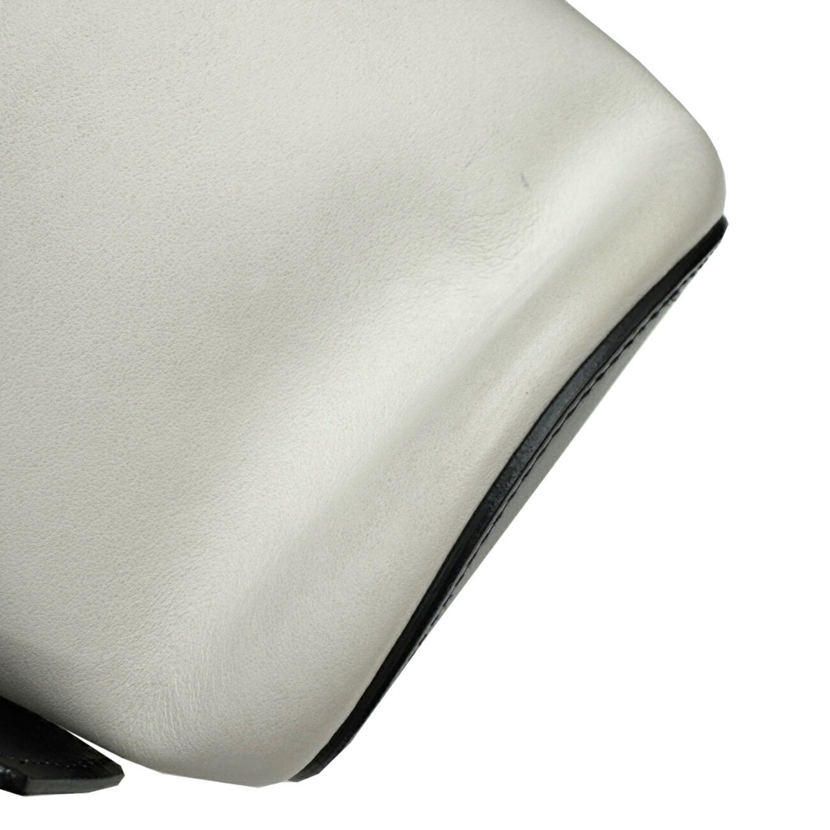 Prada Black White Leather Handbag Shoulder Bag (Pre-Owned)