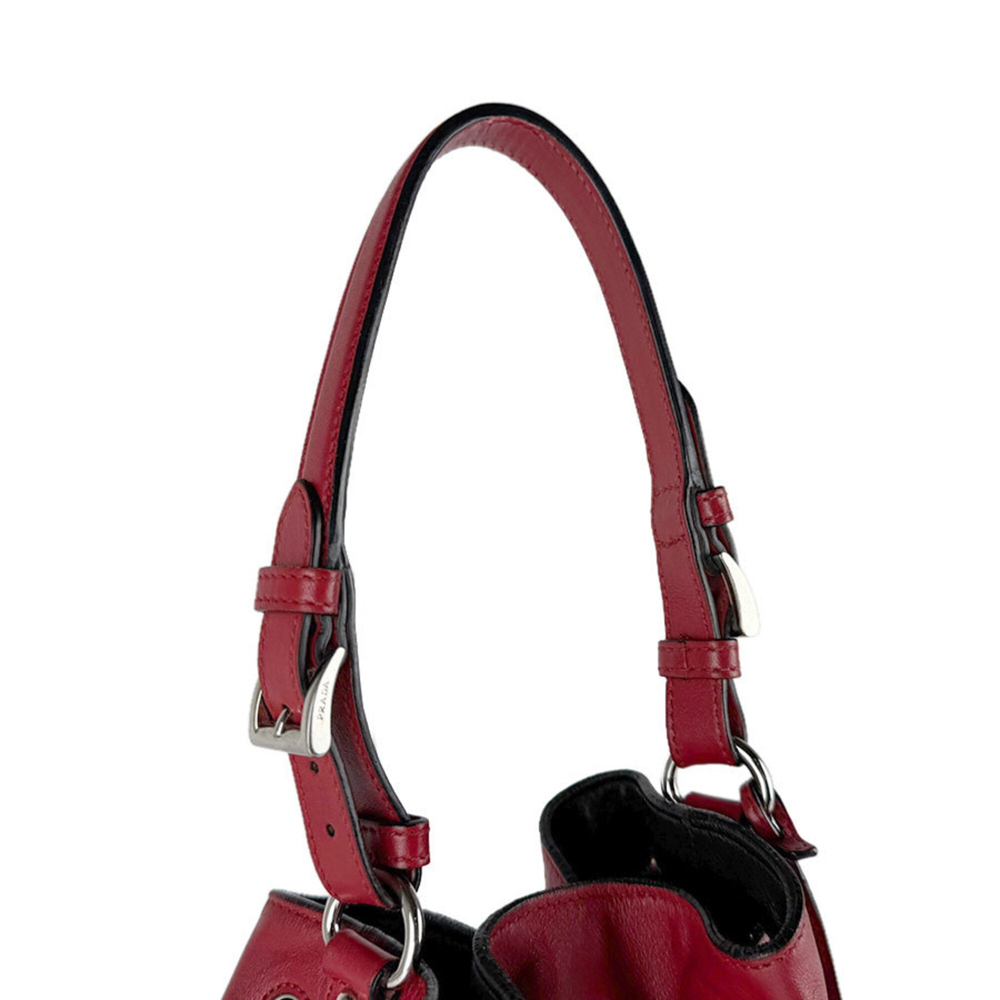 Prada Red Color Leather Shoulder Bag (Pre-Owned)