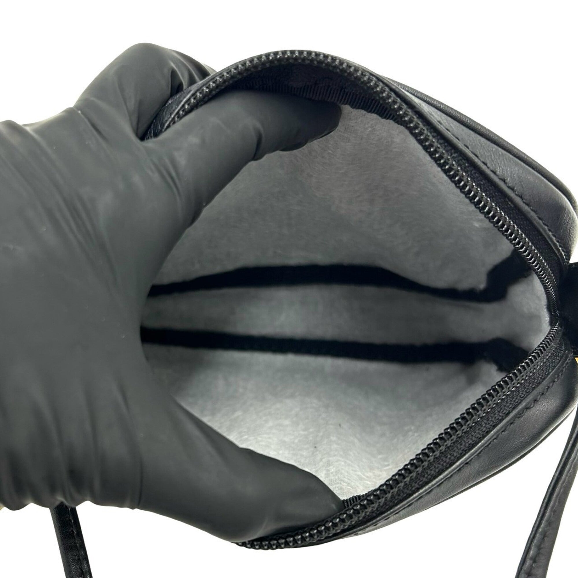 Loewe Black Leather Pochette Shoulder Bag (Pre-Owned)