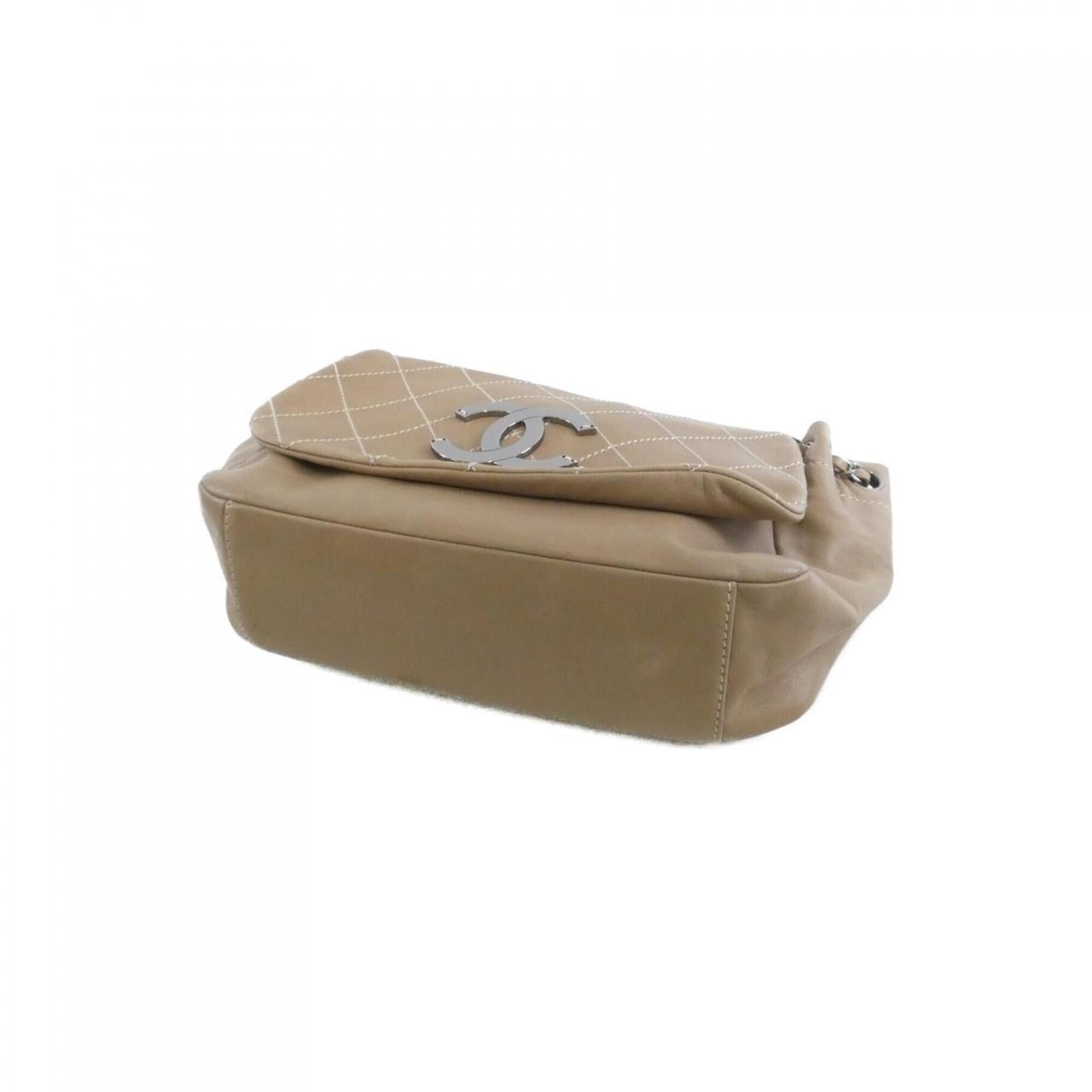 Chanel Beige Leather Shoulder Bag (Pre-Owned)