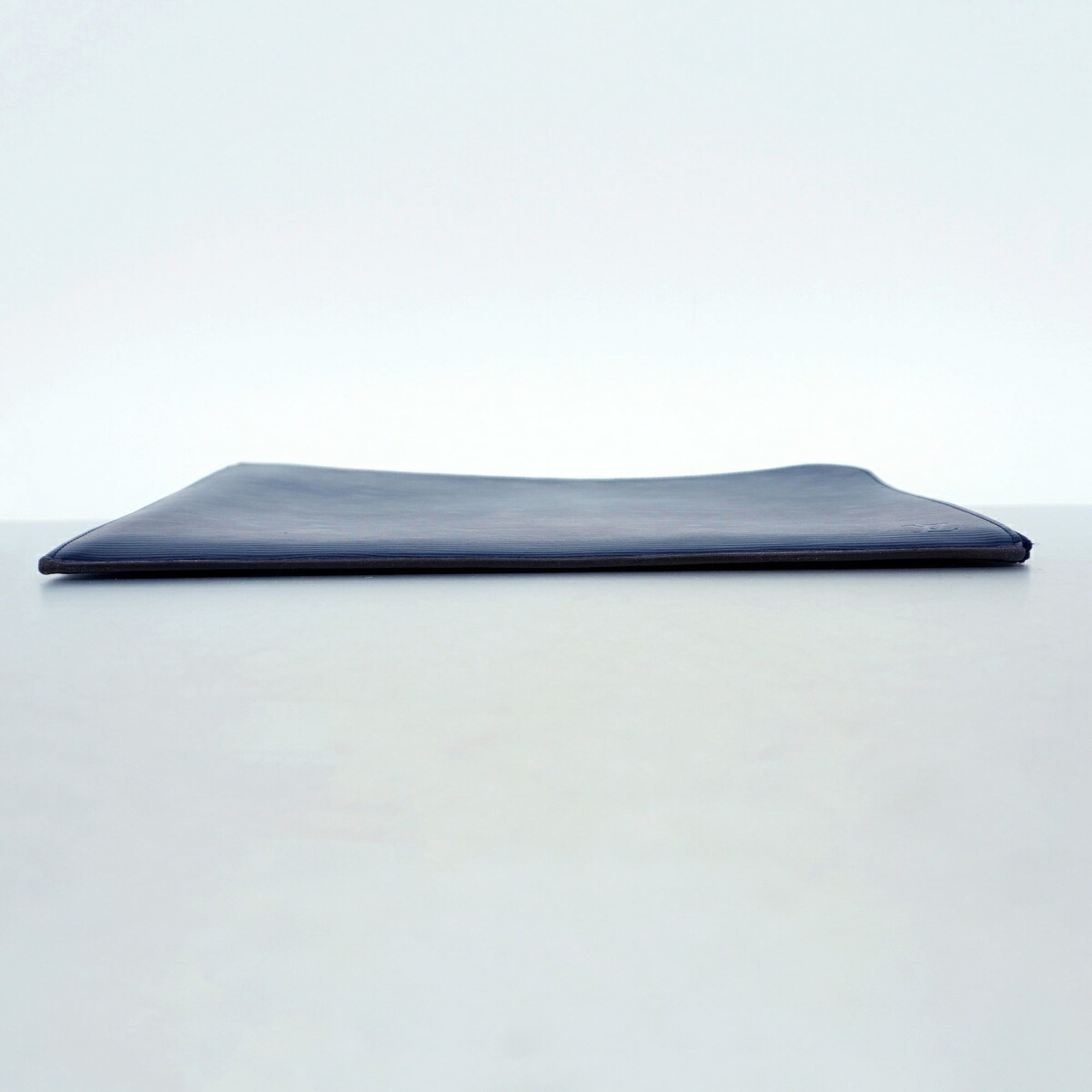 Louis Vuitton Navy Blue Clutch Bag (Pre-Owned)