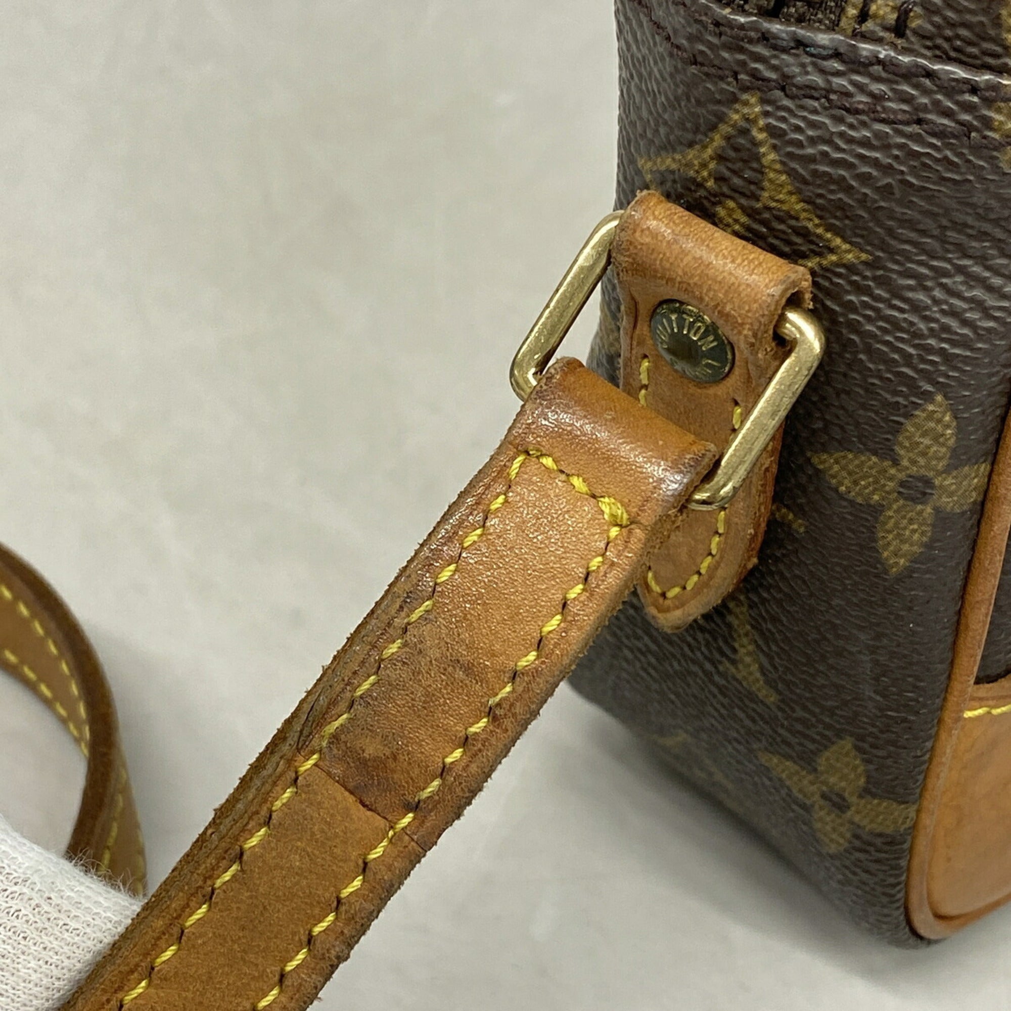Louis Vuitton Brown Shoulder Bag (Pre-Owned)