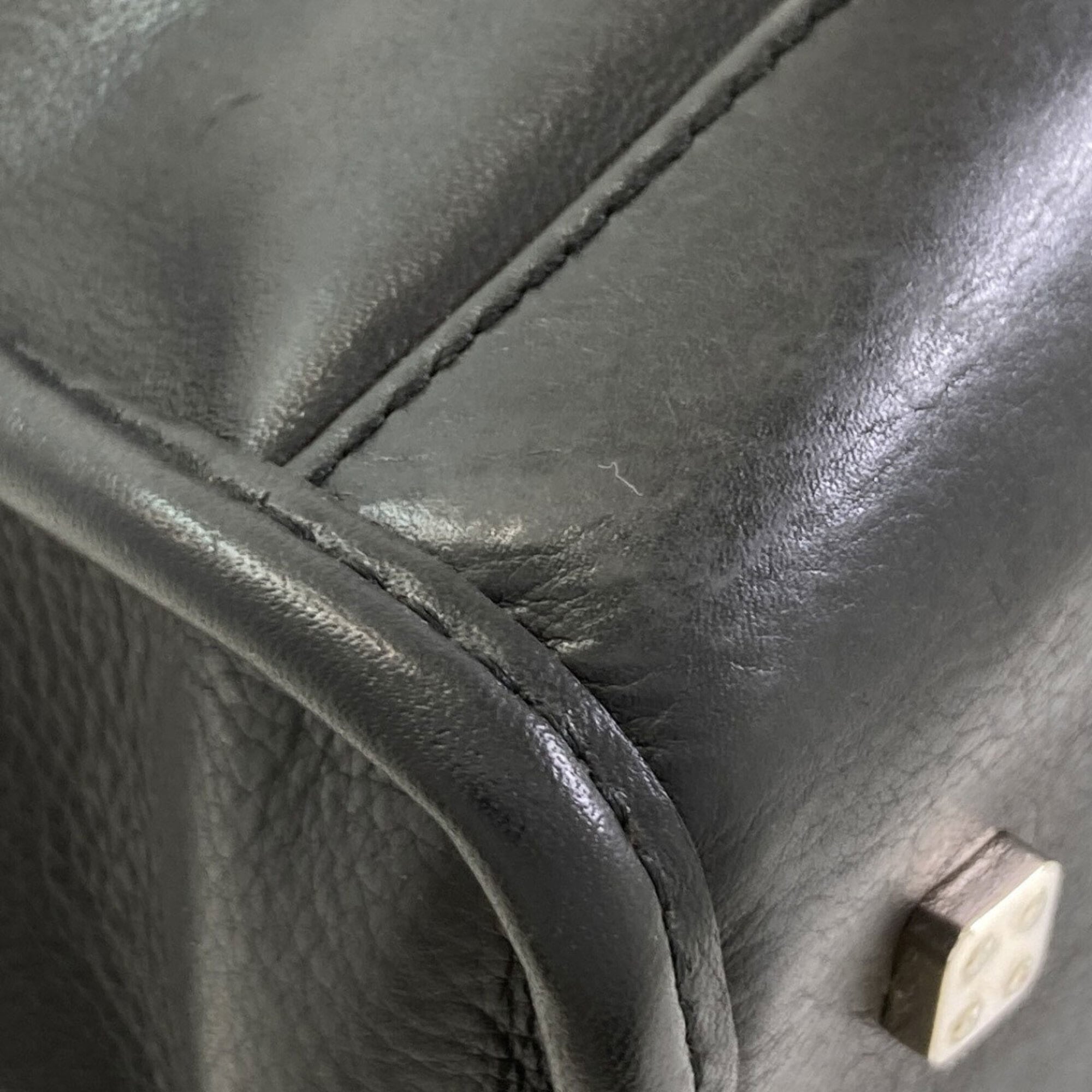 Loewe Black Leather Handbag (Pre-Owned)