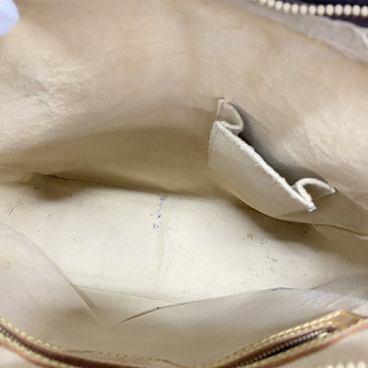 Louis Vuitton Brown Shoulder Bag (Pre-Owned)