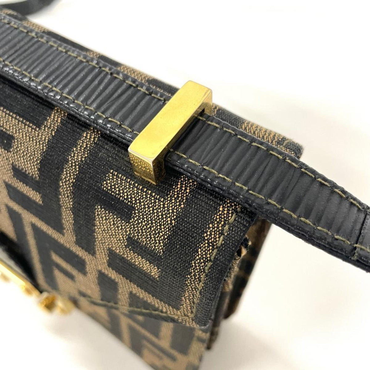 Fendi Brown Canvas Shoulder Bag (Pre-Owned)