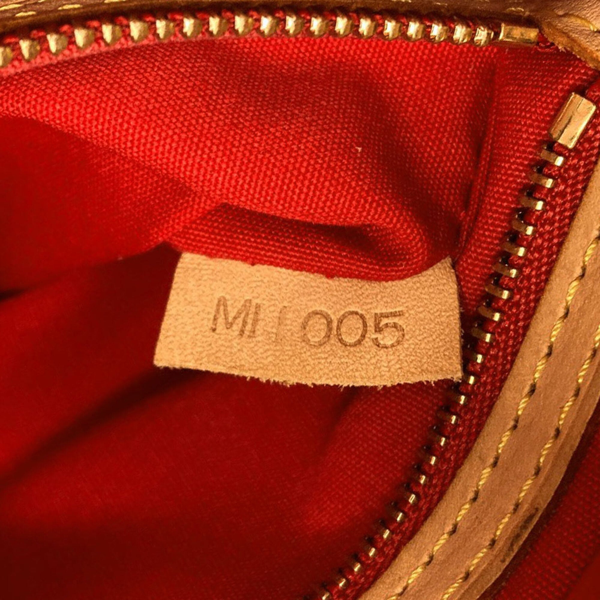 Louis Vuitton Vernis Red Color Vernis Handbag (Pre-Owned)