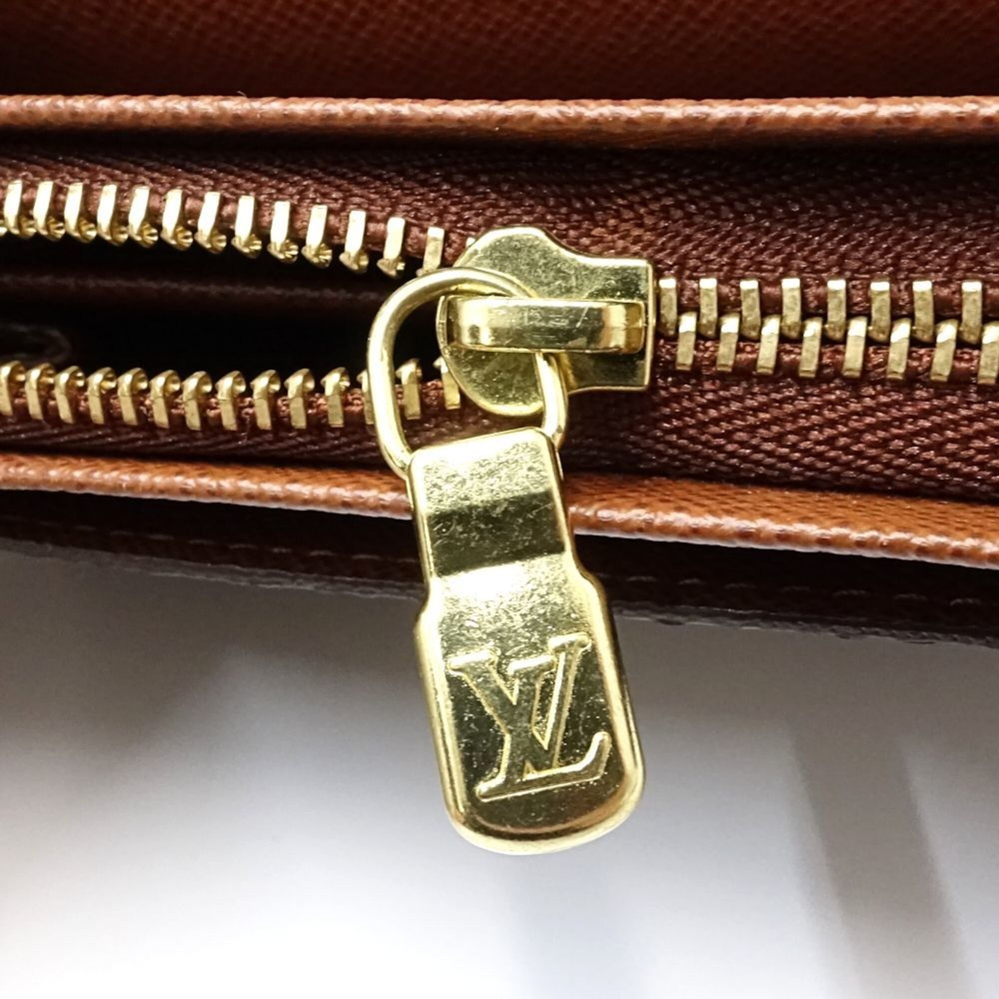 Louis Vuitton Monogram Brown Monogram Wallet (Bi-Fold) (Pre-Owned)