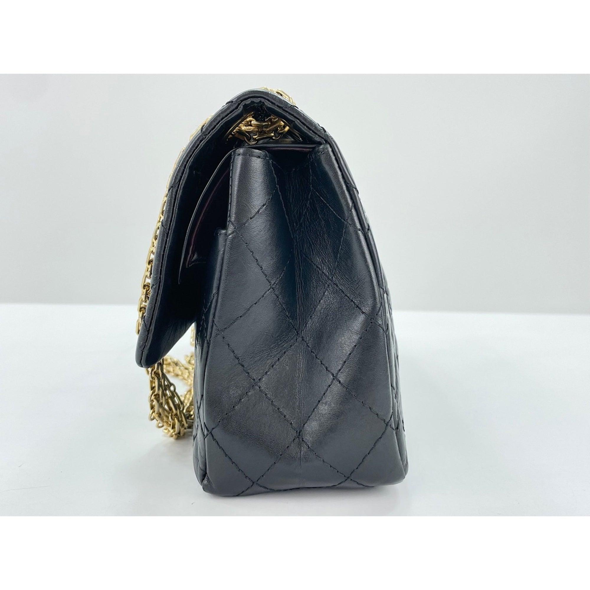 Chanel Black Shoulder Bag (Pre-Owned)