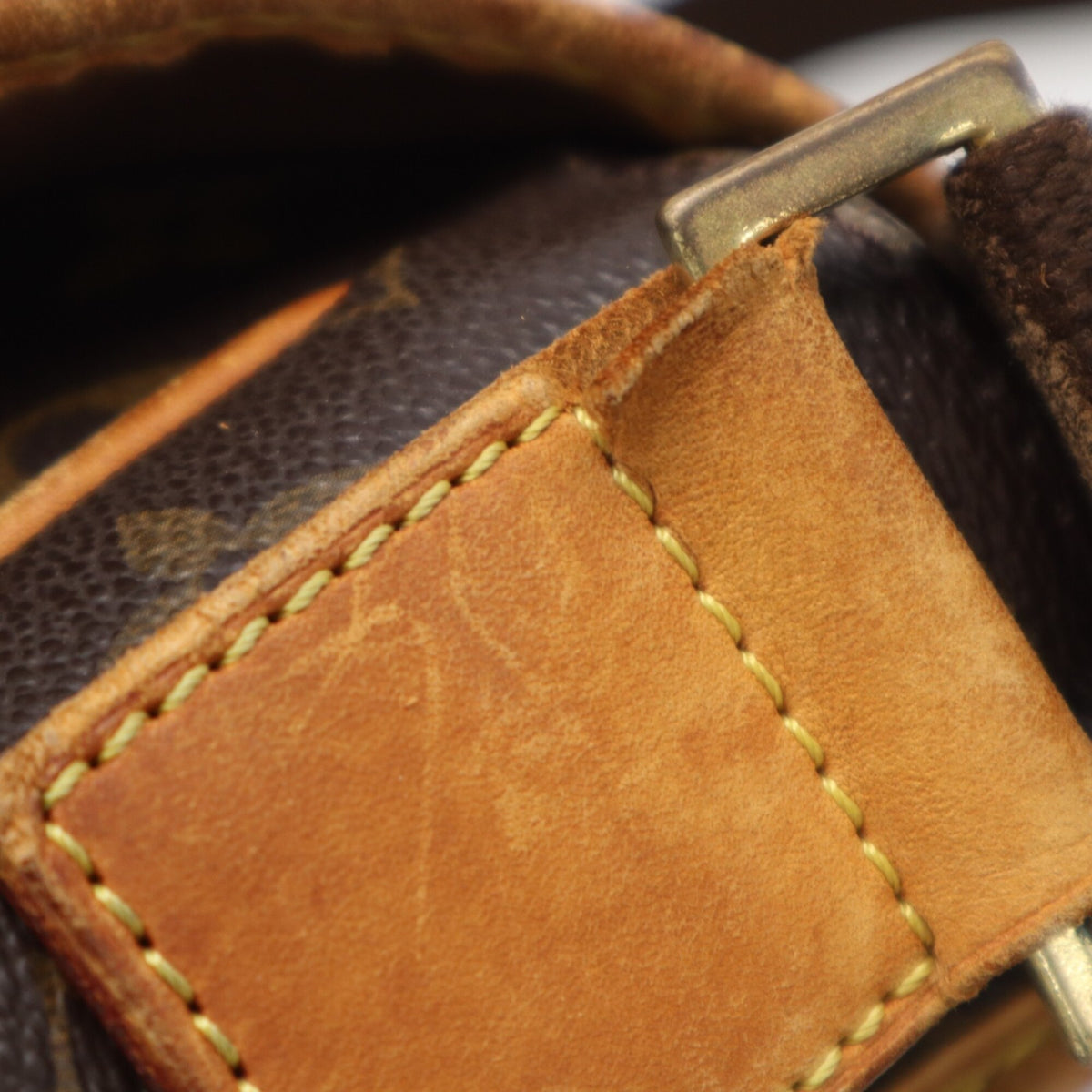 Louis Vuitton Beige Brown Monogram Shoulder Bag (Pre-Owned)