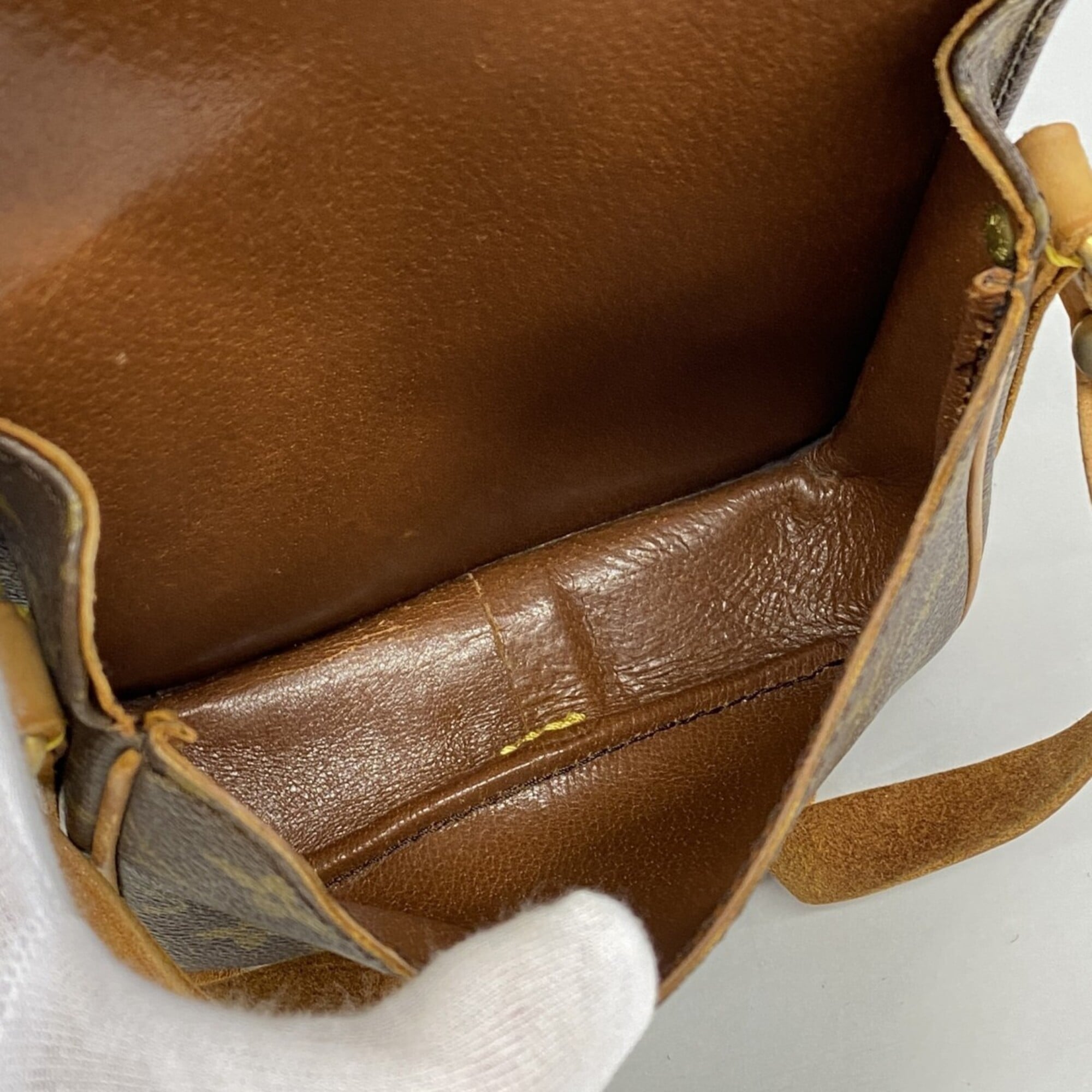 Louis Vuitton Brown Shoulder Bag (Pre-Owned)