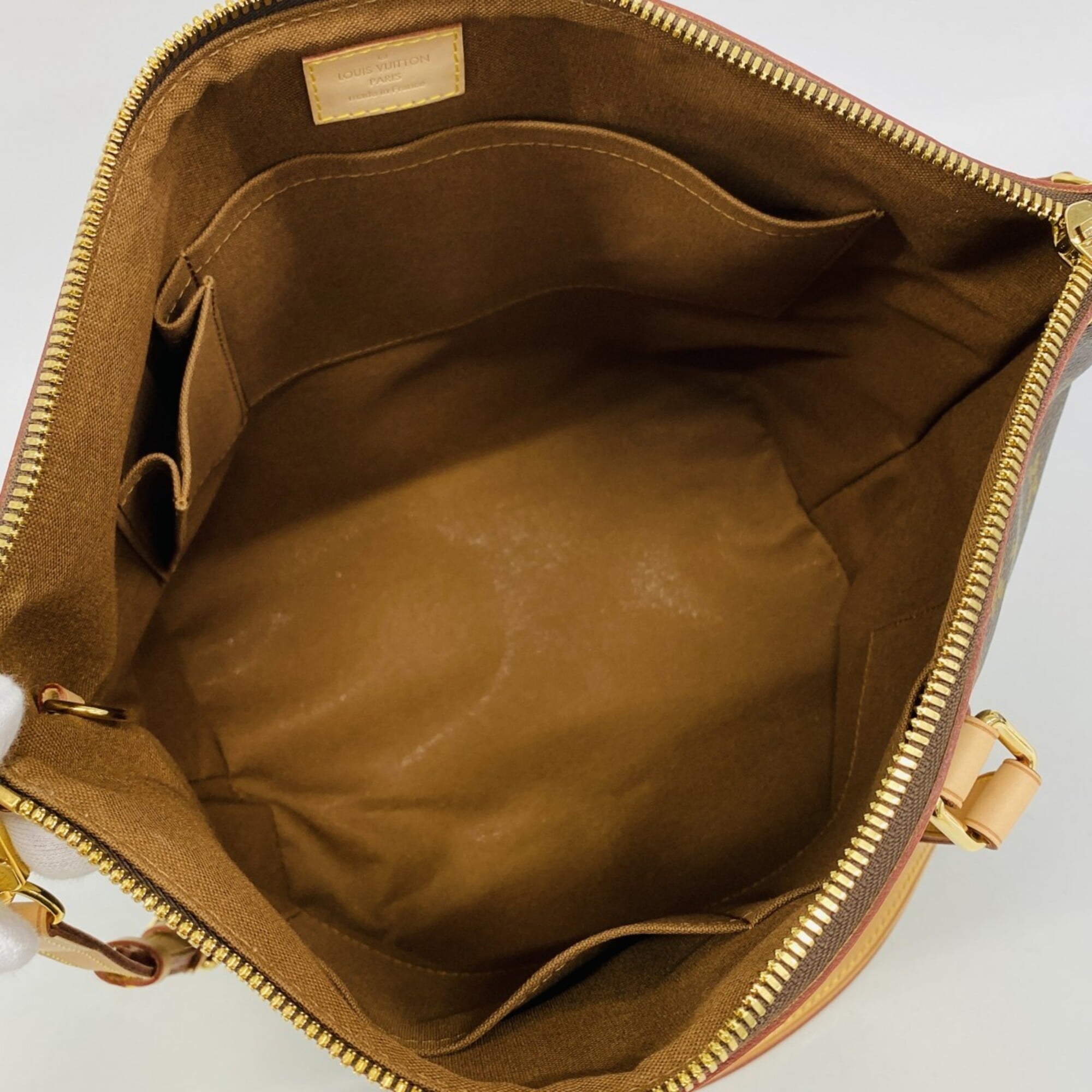 Louis Vuitton Brown Handbag (Pre-Owned)