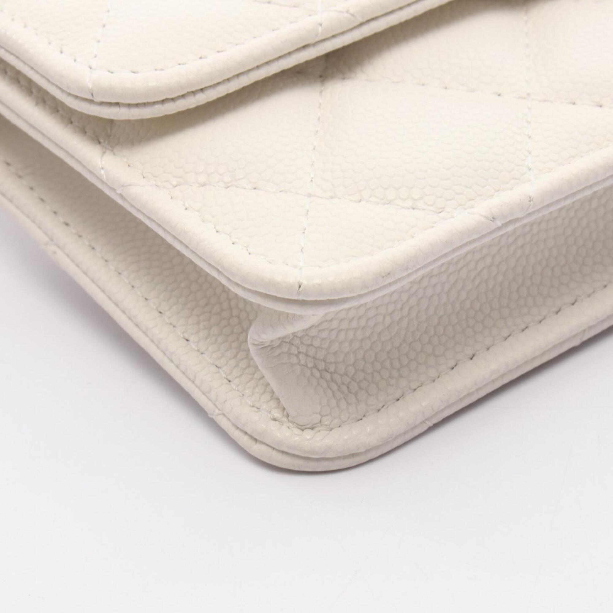 Chanel White Grained Calfskin Handbag Shoulder Bag (Pre-Owned)