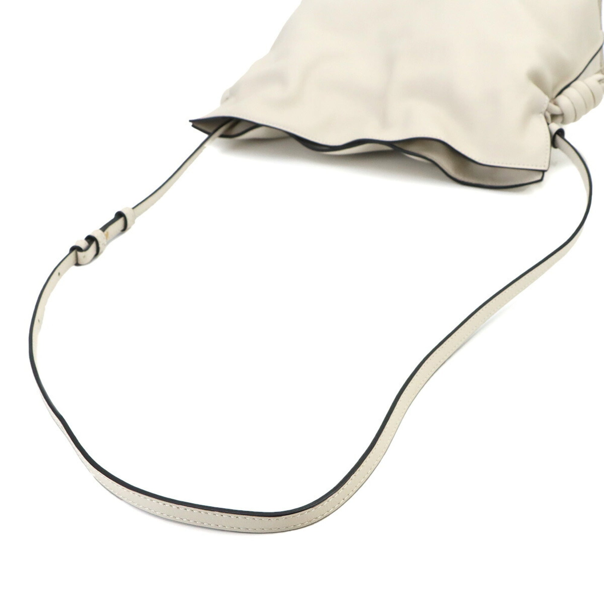 Loewe White Leather Handbag Shoulder Bag (Pre-Owned)