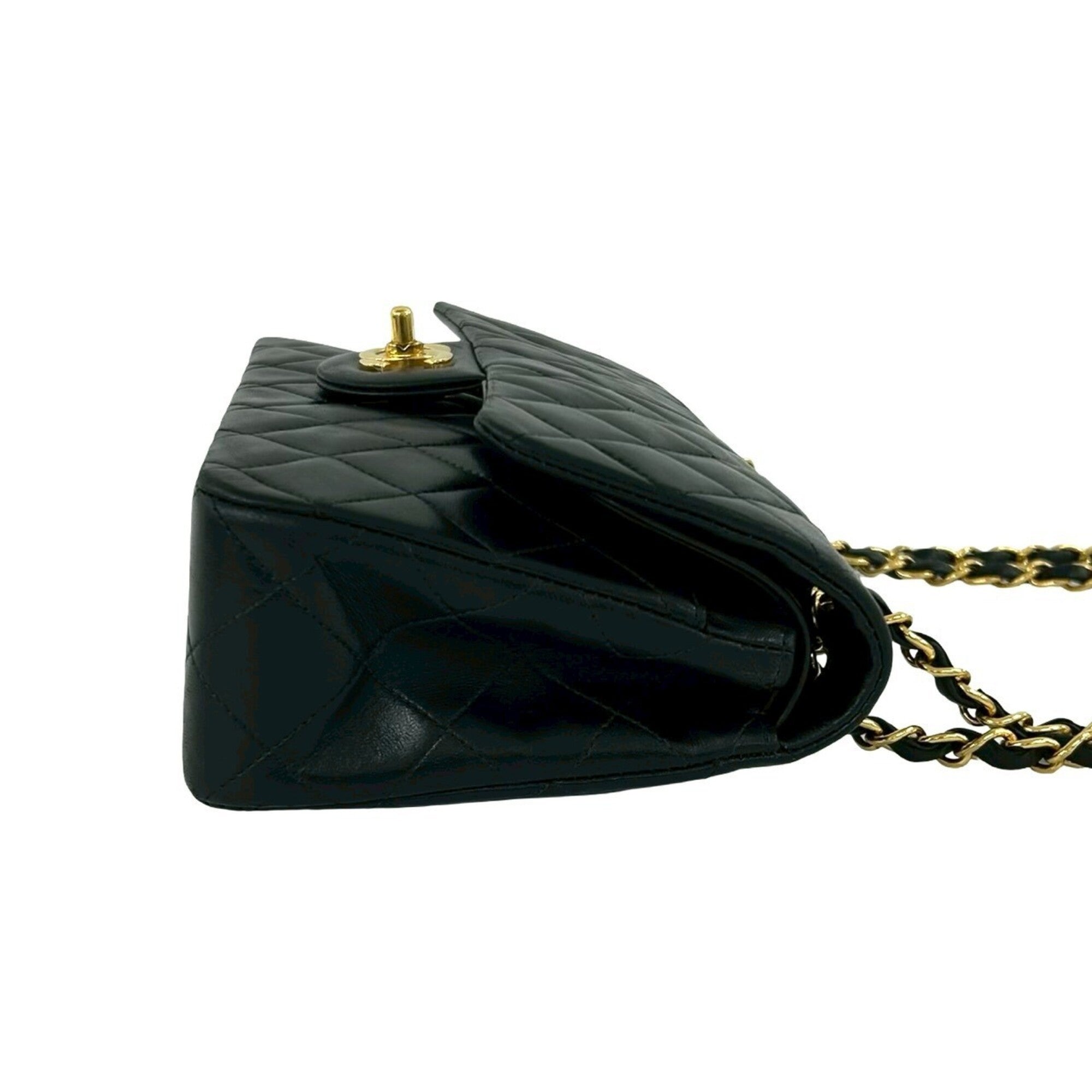 Chanel Black Leather Shoulder Bag (Pre-Owned)