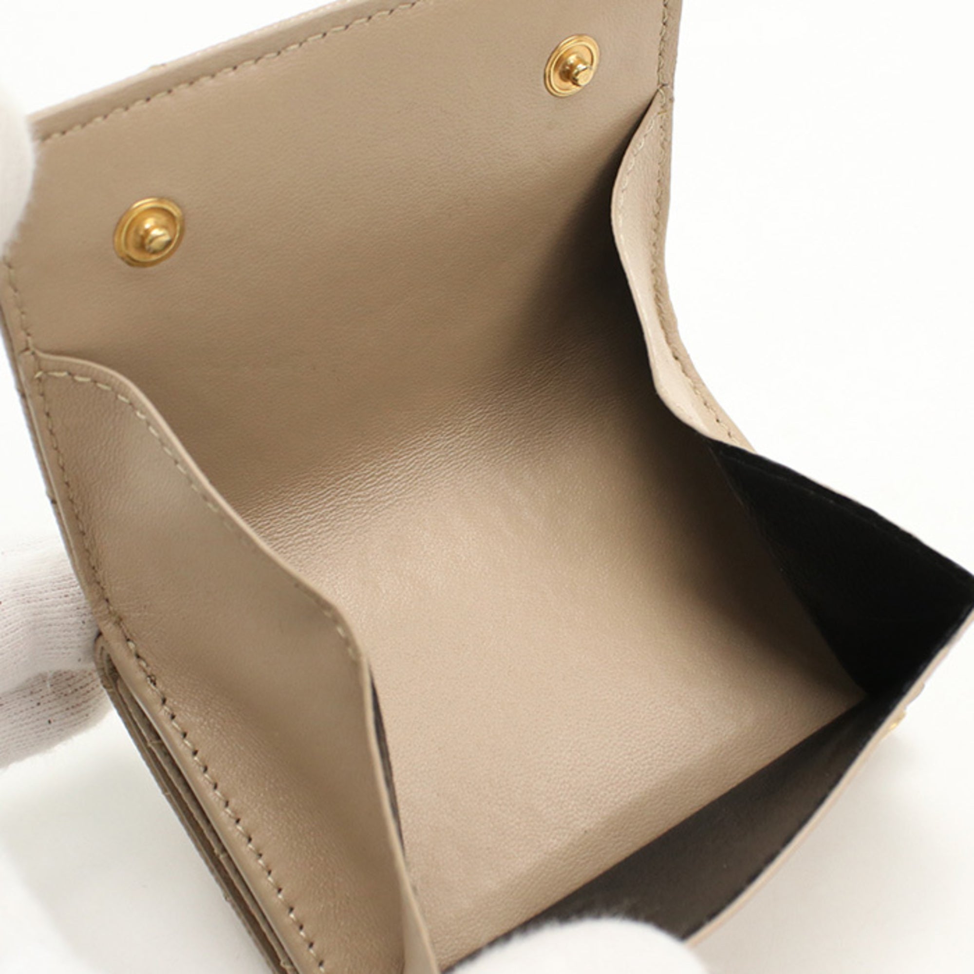 Saint Laurent Beige Leather Wallet (Tri-Fold) (Pre-Owned)