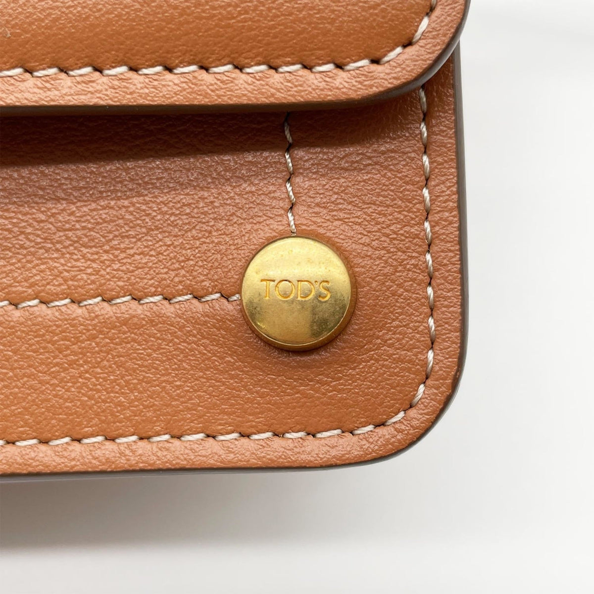 Tod's Brown Gold Leather Pochette Shoulder Bag (Pre-Owned)