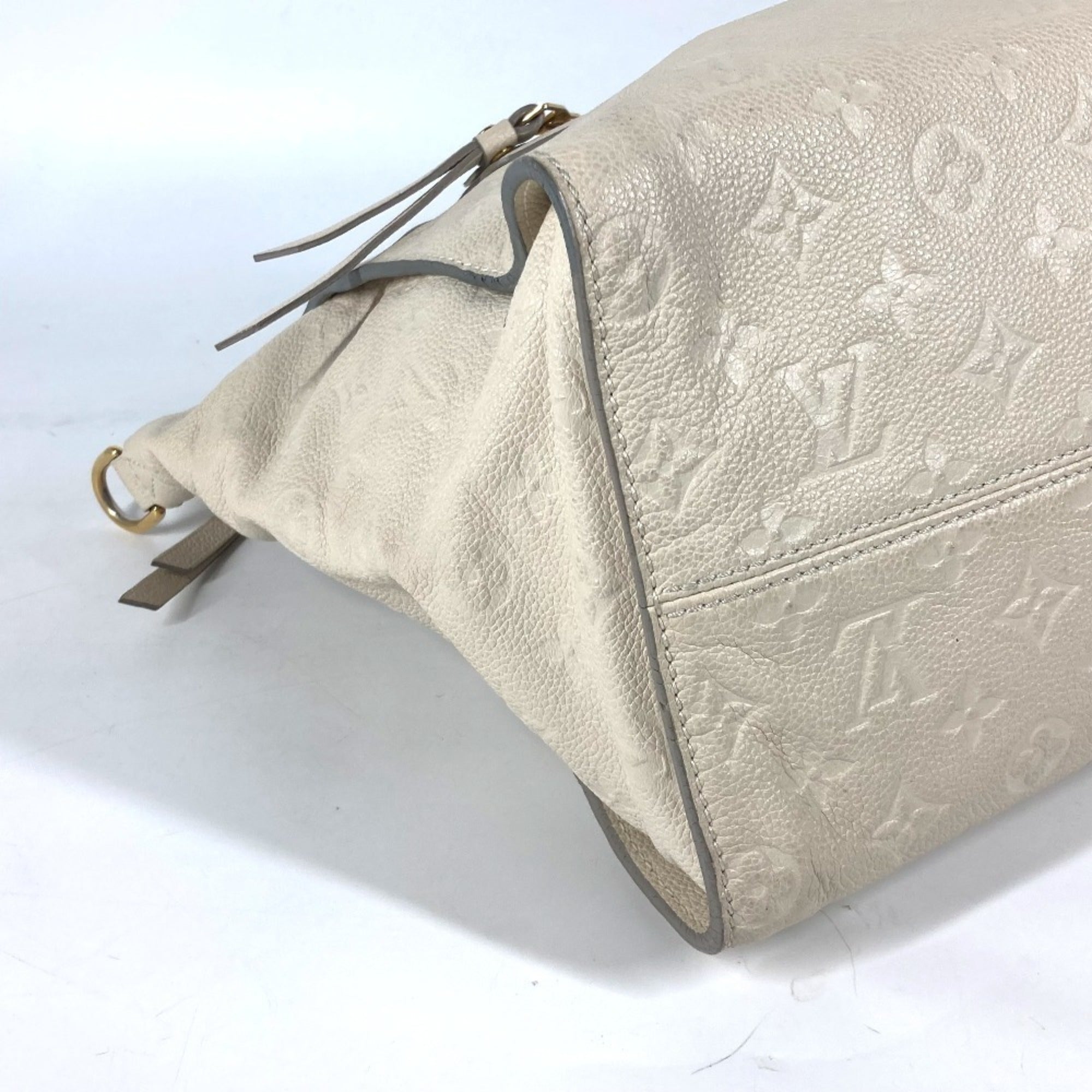 Louis Vuitton Neige White Monogram Empreinte Shoulder Bag Tote Bag (Pre-Owned)