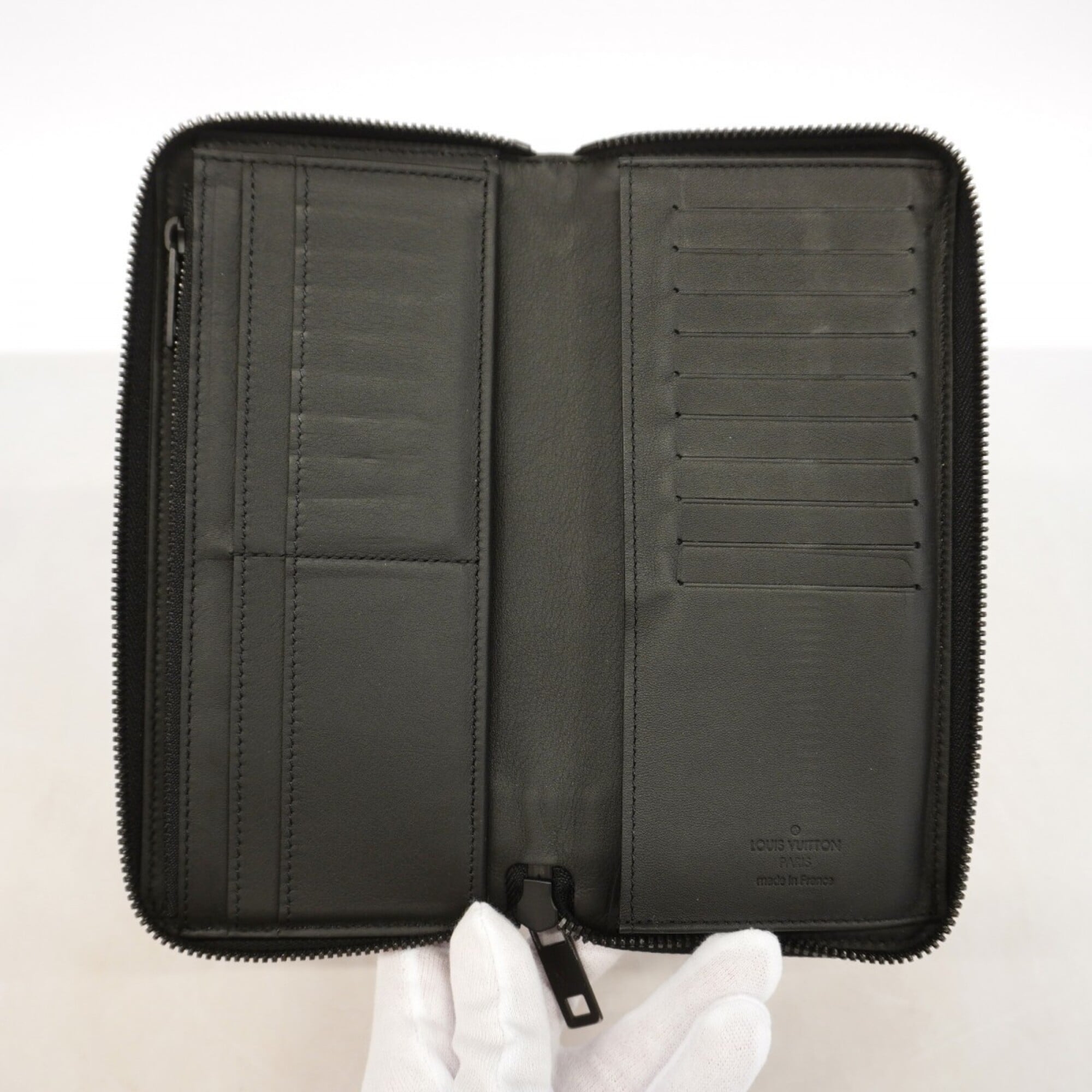 Louis Vuitton Noir Long Wallet (Bi-Fold) (Pre-Owned)