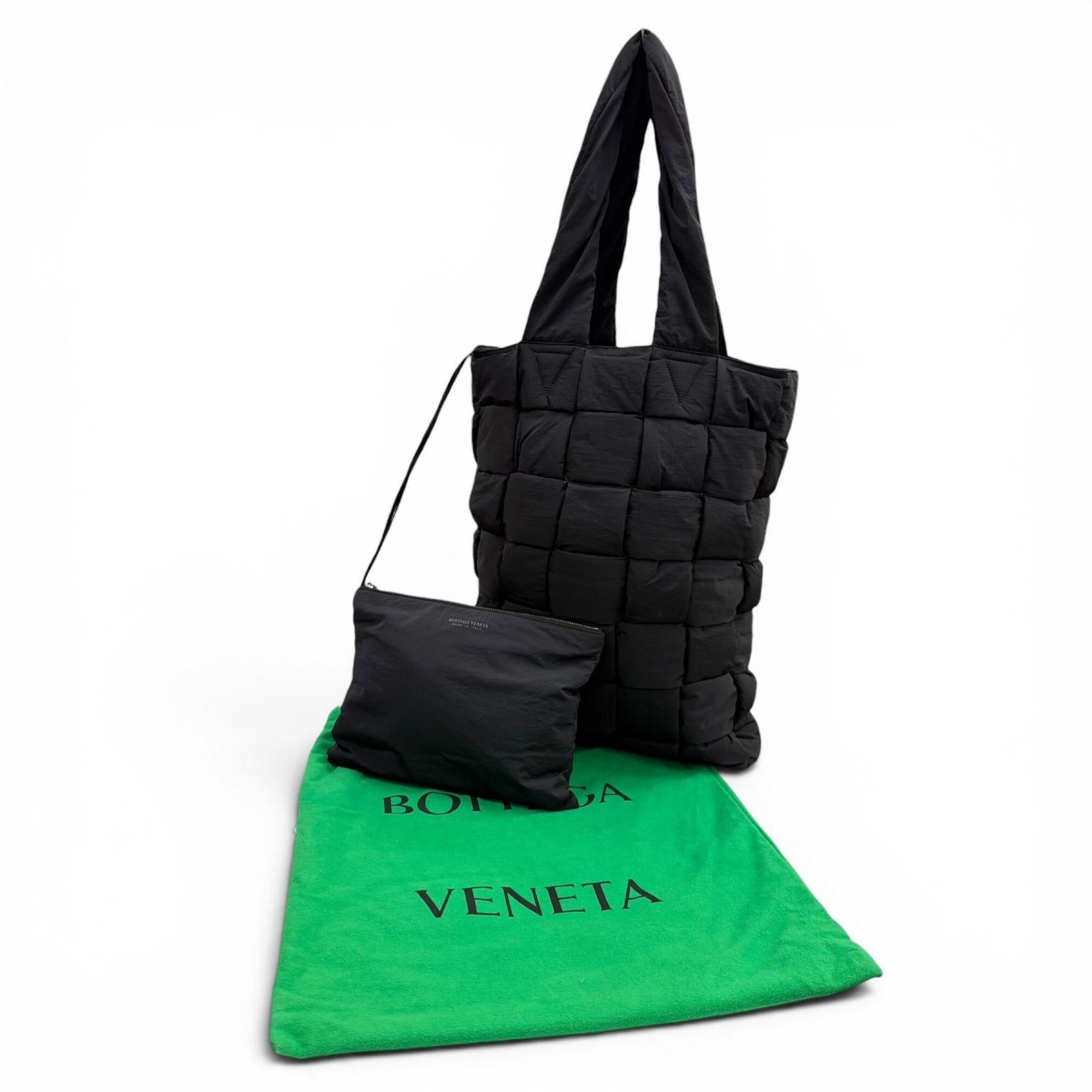 Bottega Veneta Black Nylon Pouch Tote Bag (Pre-Owned)
