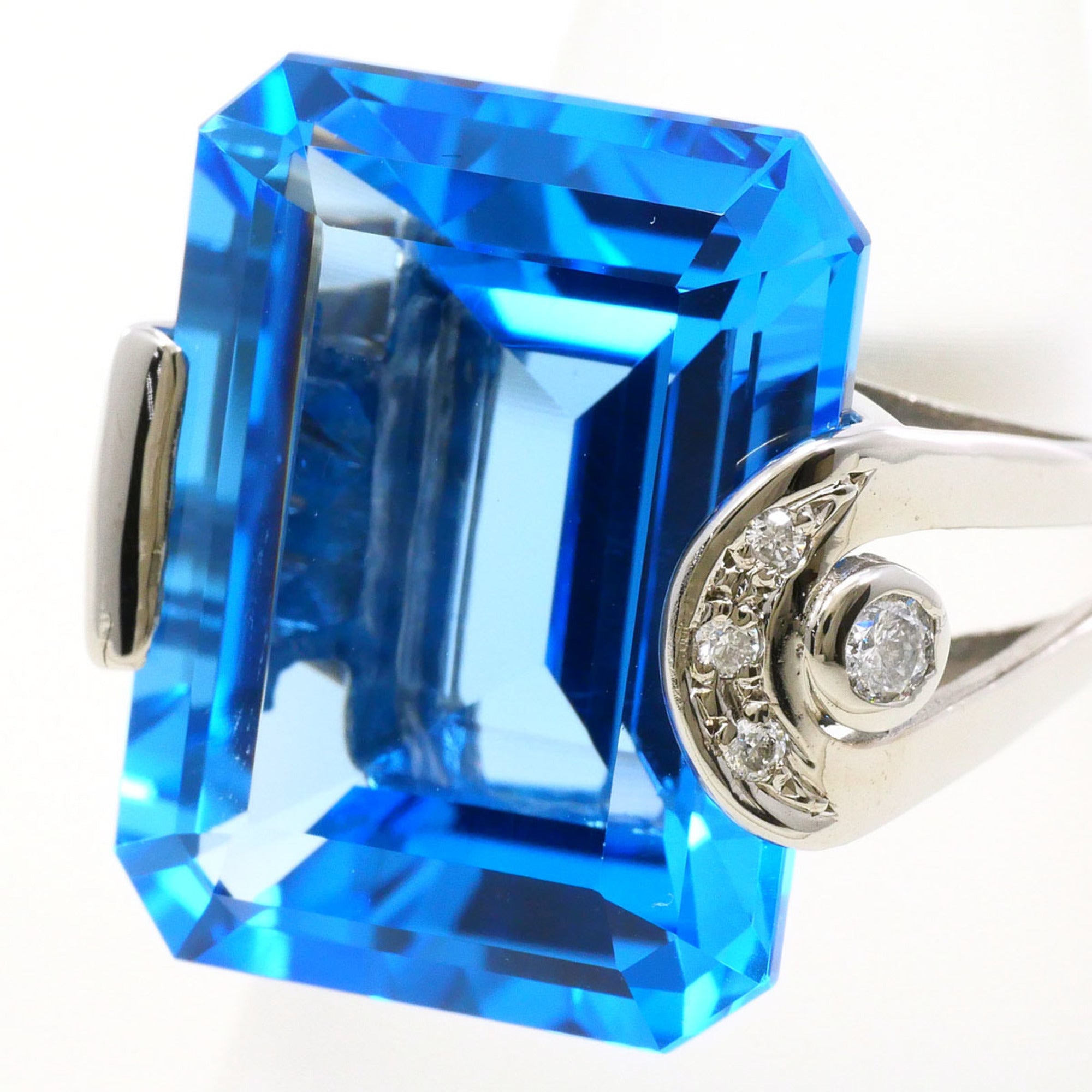 Unbranded Blue White Gold White Gold (18K) Band Ring (Pre-Owned)