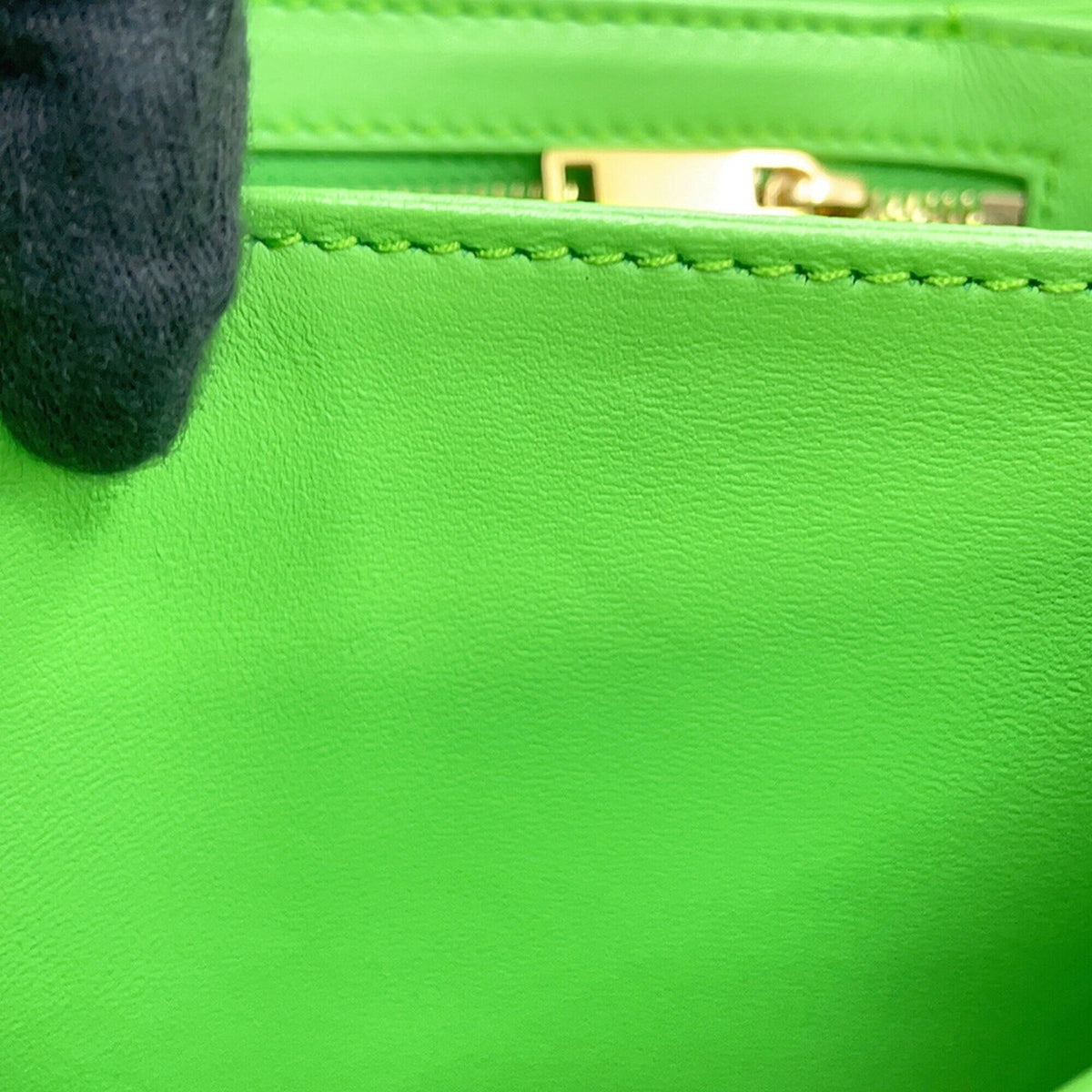 Celine Light Green Leather Shoulder Bag (Pre-Owned)