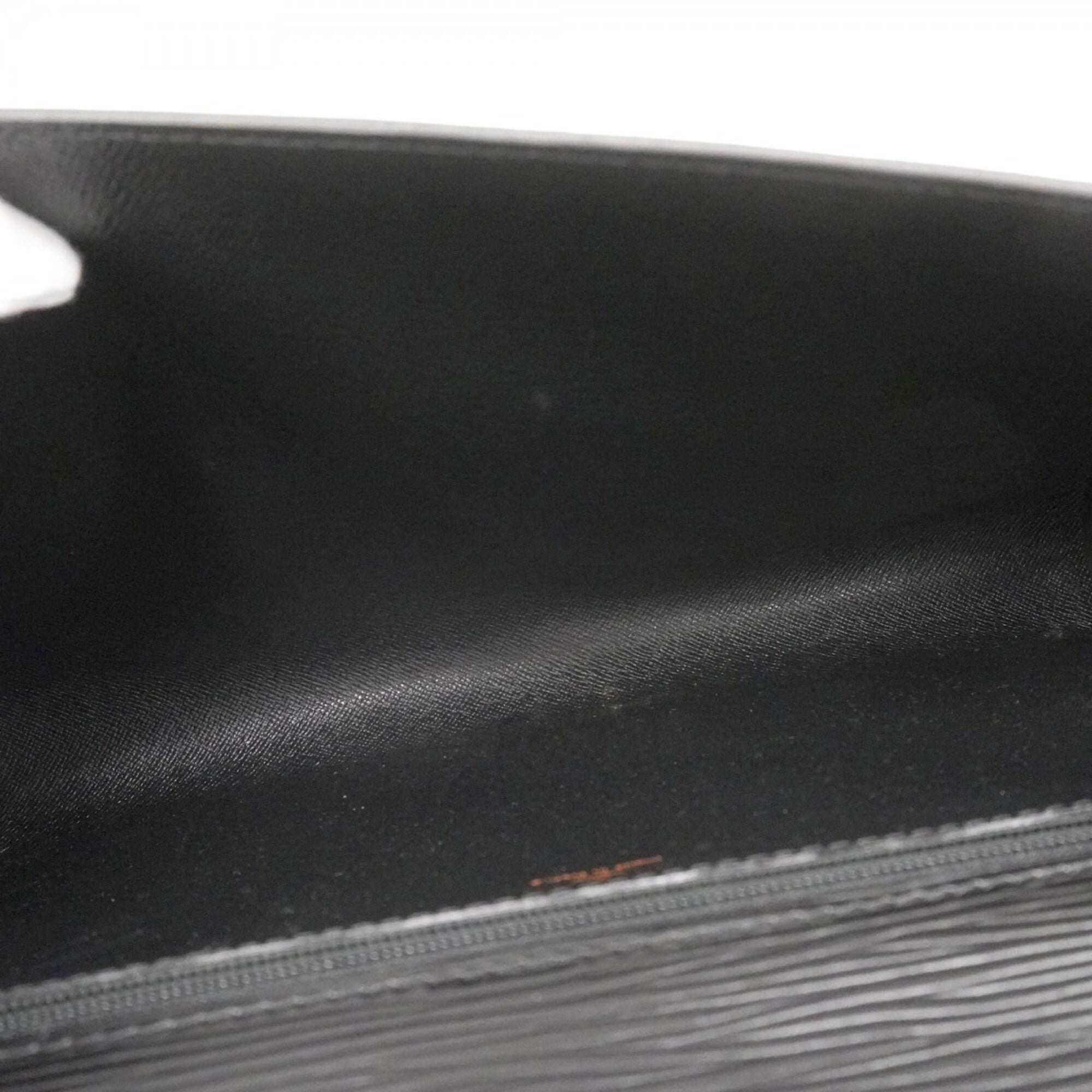 Louis Vuitton Noir Clutch Bag (Pre-Owned)