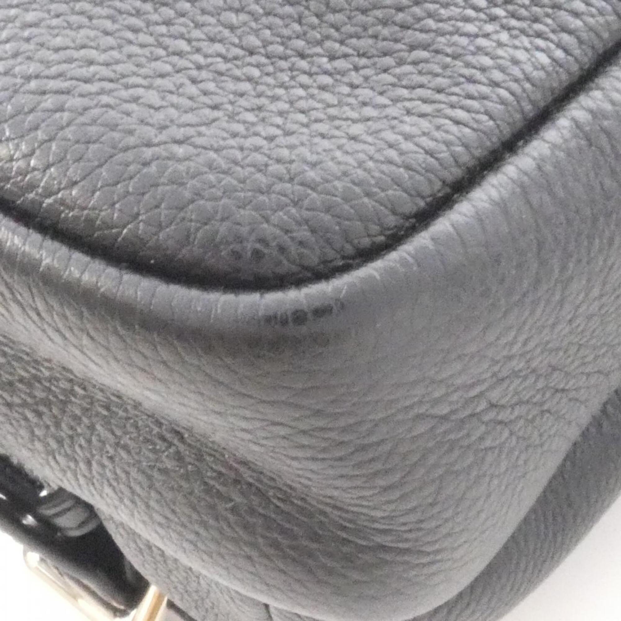 Loewe Black Leather Shoulder Bag (Pre-Owned)