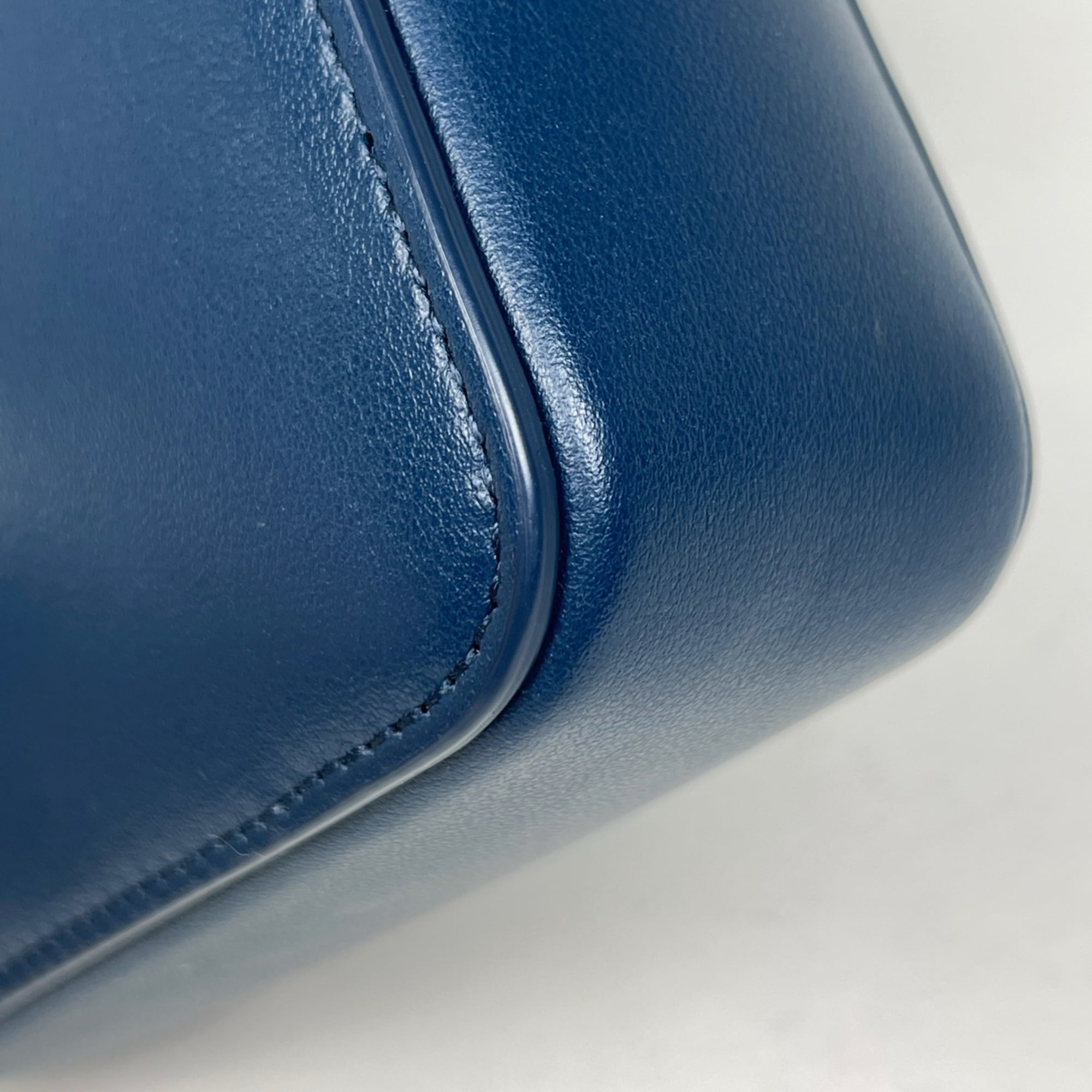 Christian Dior Blue Leather Pouch Shoulder Bag (Pre-Owned)