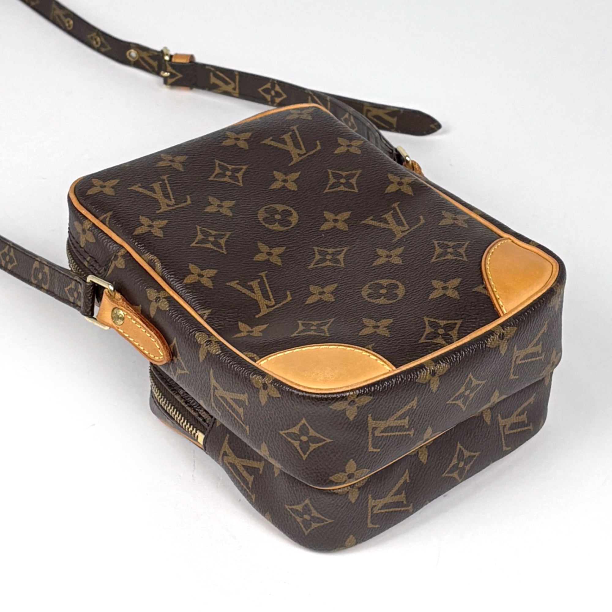 Louis Vuitton Brown Monogram Shoulder Bag (Pre-Owned)