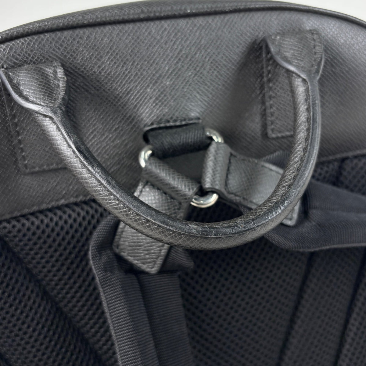 Louis Vuitton Ardoise Taiga Leather (Pre-Owned)