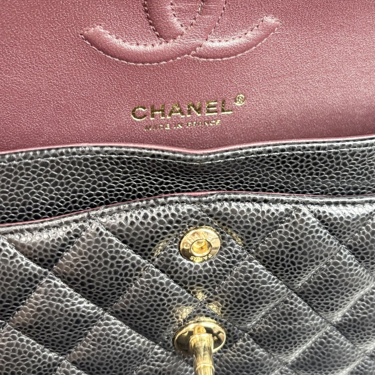 Chanel Matelasse Black Grained Calfskin Shoulder Bag (Pre-Owned)