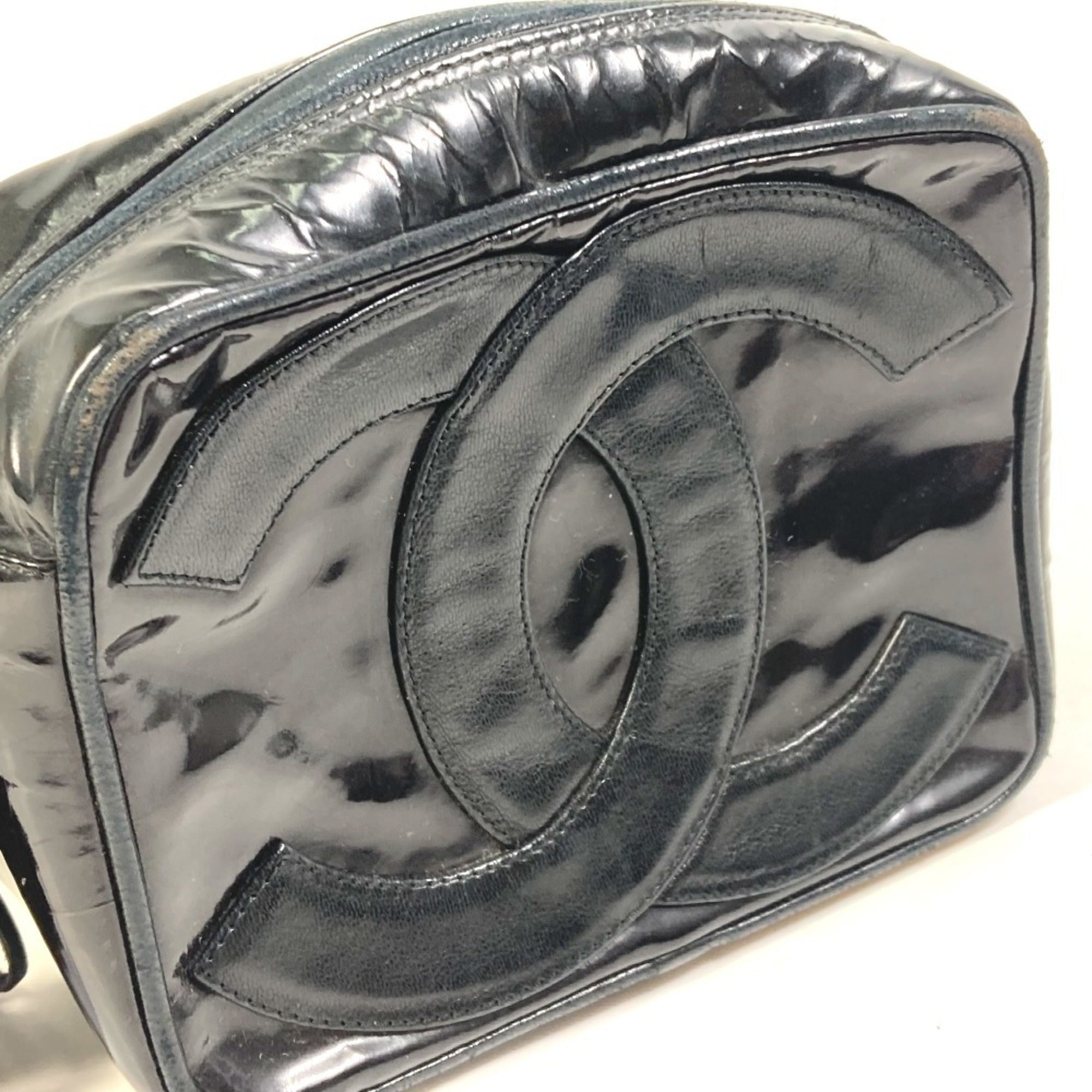 Chanel Black Leather Pochette Shoulder Bag (Pre-Owned)