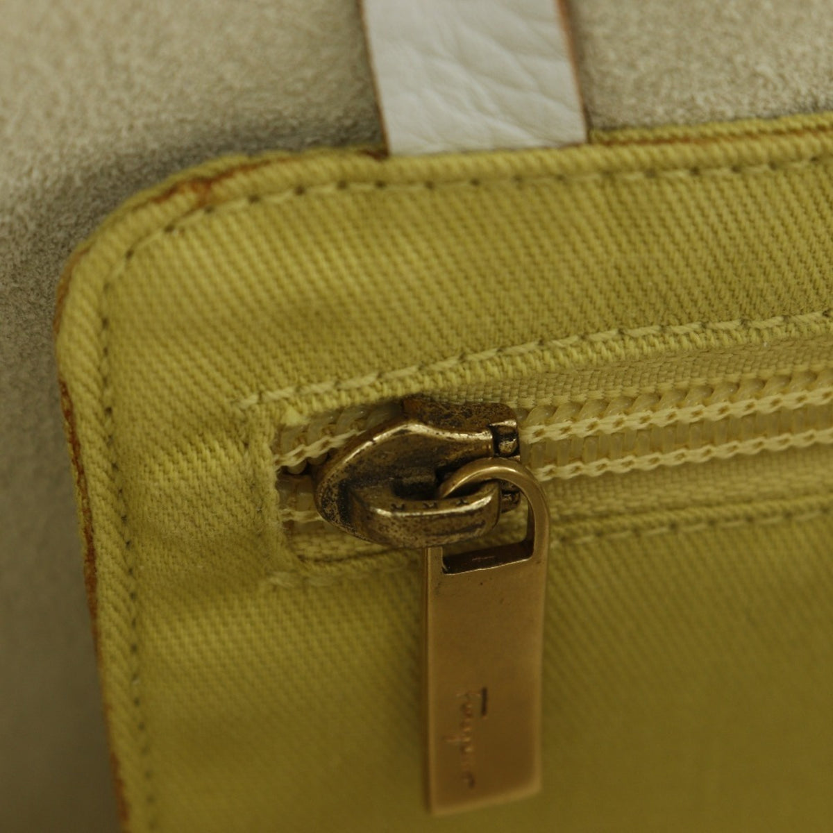 Salvatore Ferragamo White Leather Tote Bag (Pre-Owned)