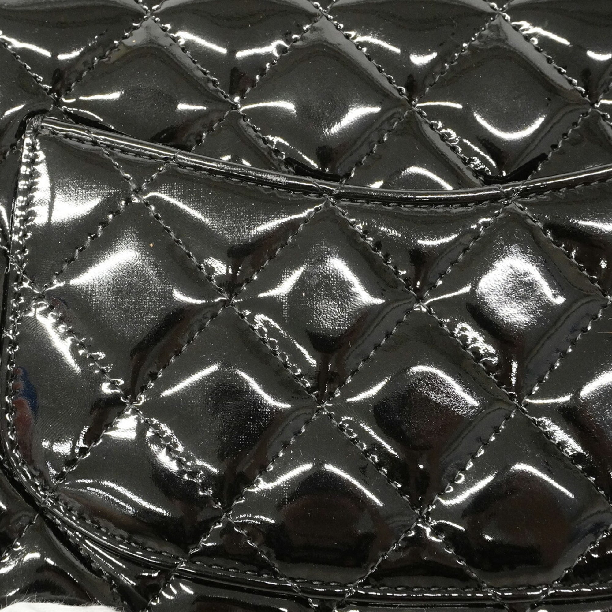 Chanel Black Patent Leather Shoulder Bag (Pre-Owned)