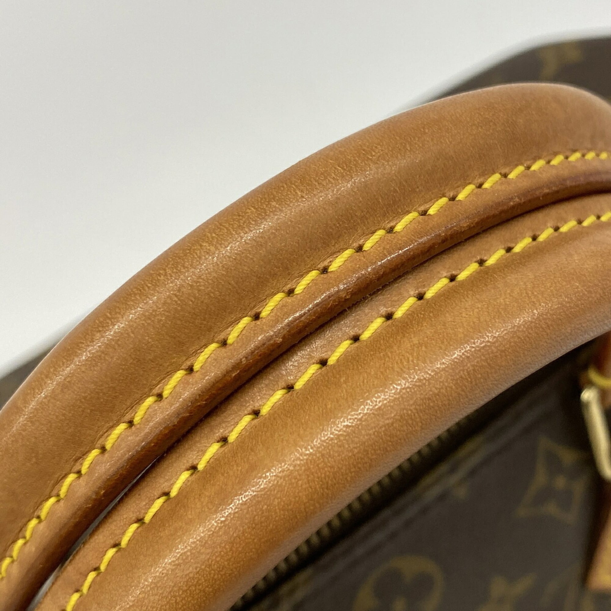 Louis Vuitton Brown Handbag (Pre-Owned)