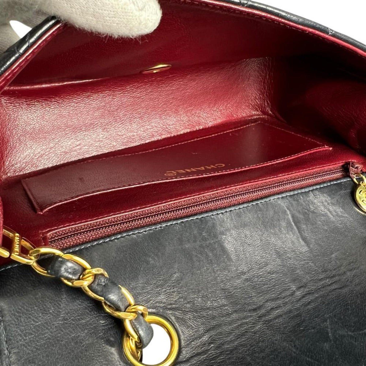 Chanel Black Grained Calfskin Shoulder Bag (Pre-Owned)