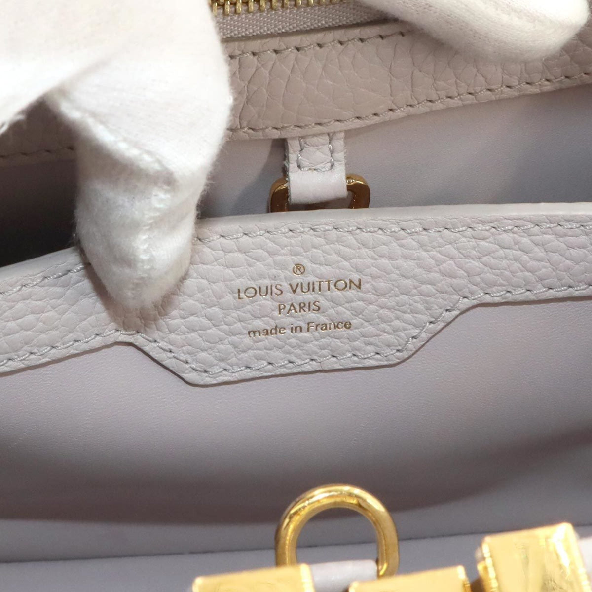 Louis Vuitton Capucines Leather Handbag (Pre-Owned)