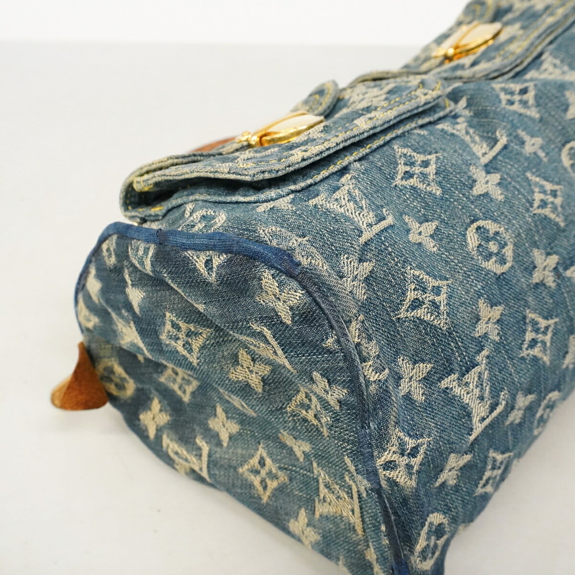 Louis Vuitton Blue Handbag (Pre-Owned)