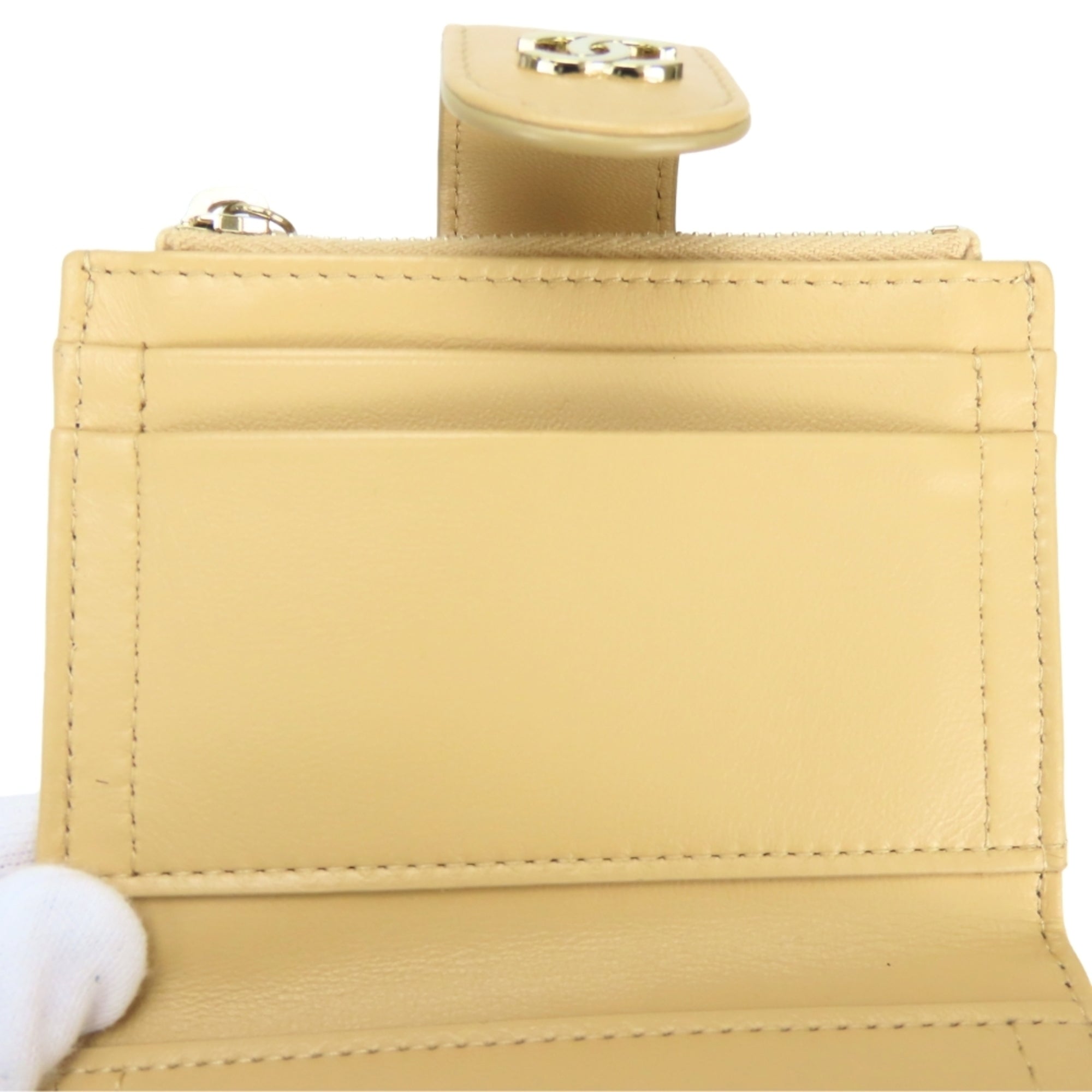 Chanel Beige Leather Coin Purse/Coin Case (Pre-Owned)