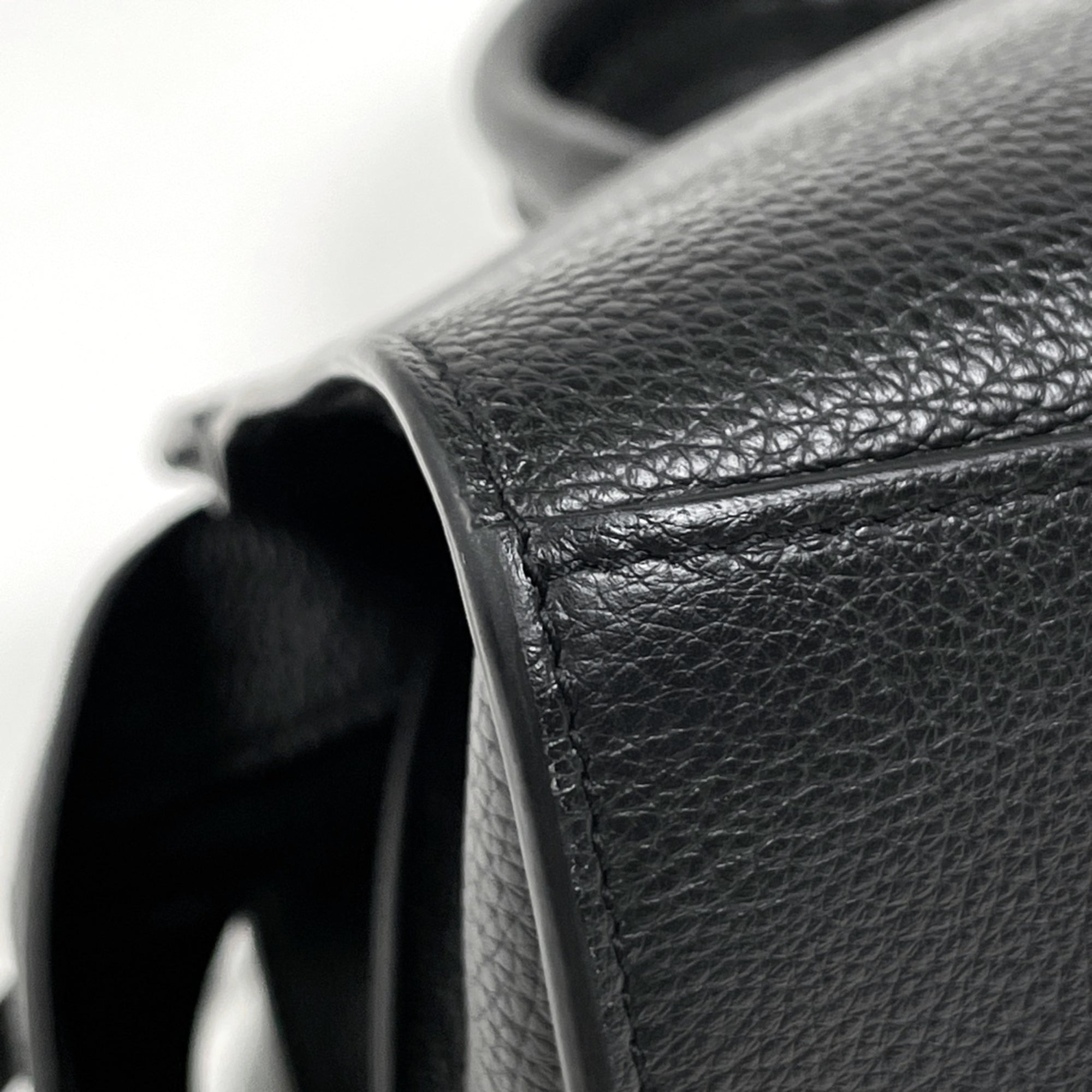 Balenciaga Black Leather Handbag Shoulder Bag (Pre-Owned)