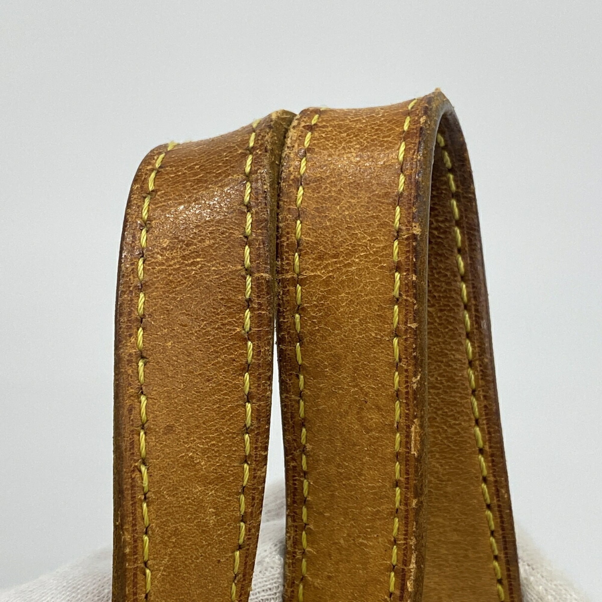 Louis Vuitton Brown Handbag (Pre-Owned)