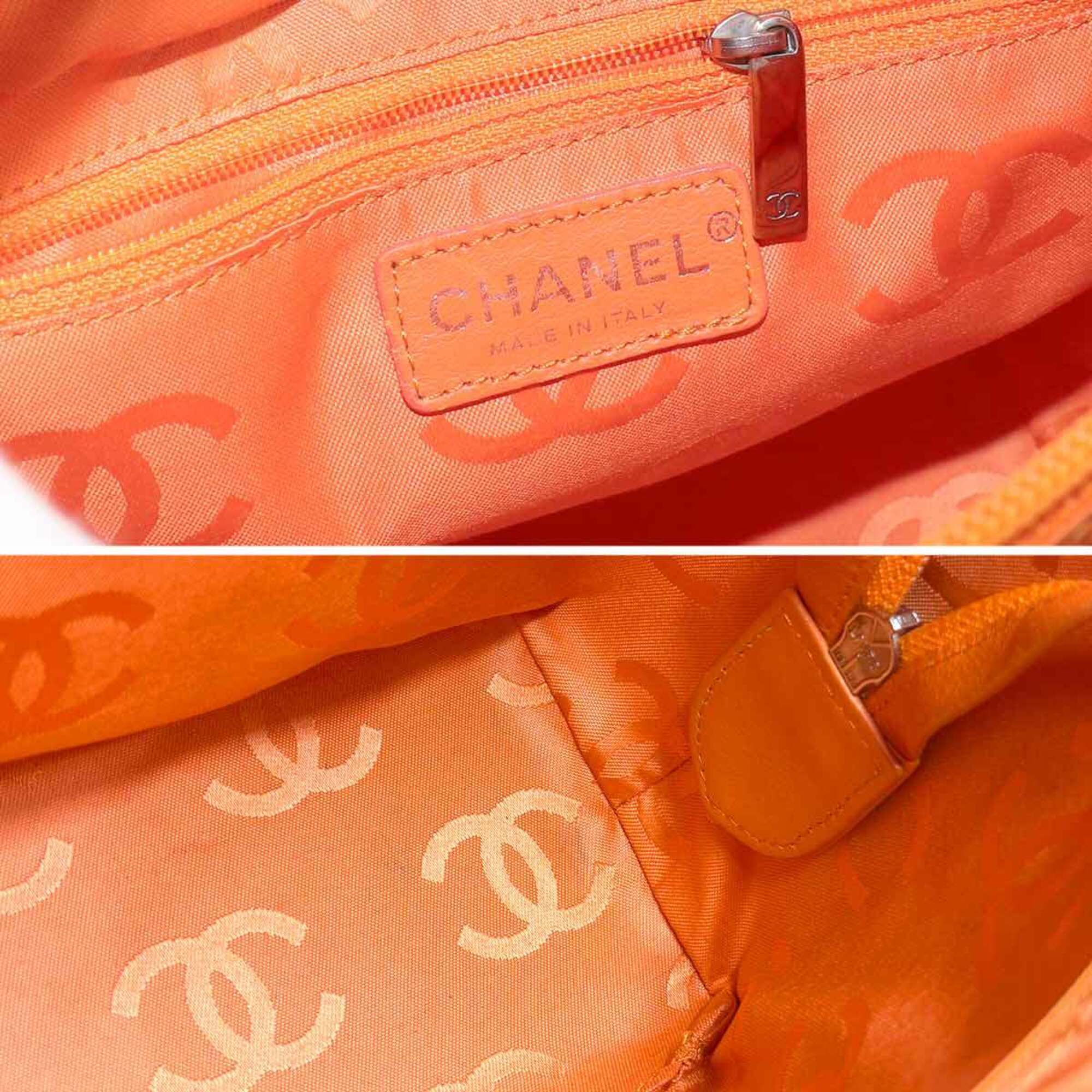 Chanel Brown Leather Handbag Tote Bag (Pre-Owned)