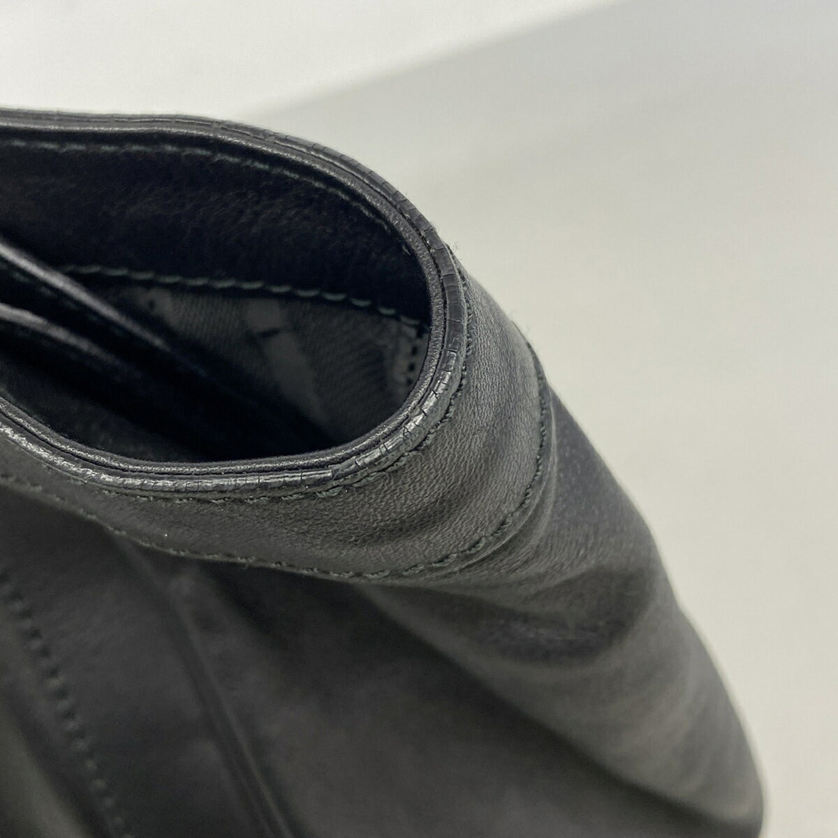 Salvatore Ferragamo Black Leather Tote Bag (Pre-Owned)