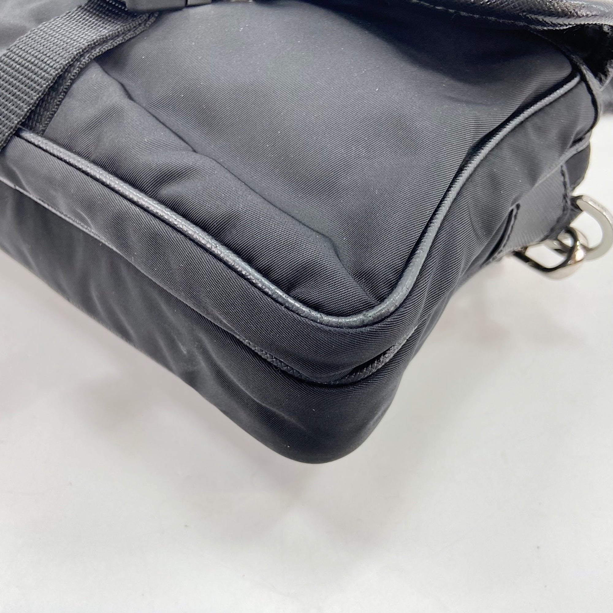 Prada Black Nylon Shoulder Bag (Pre-Owned)