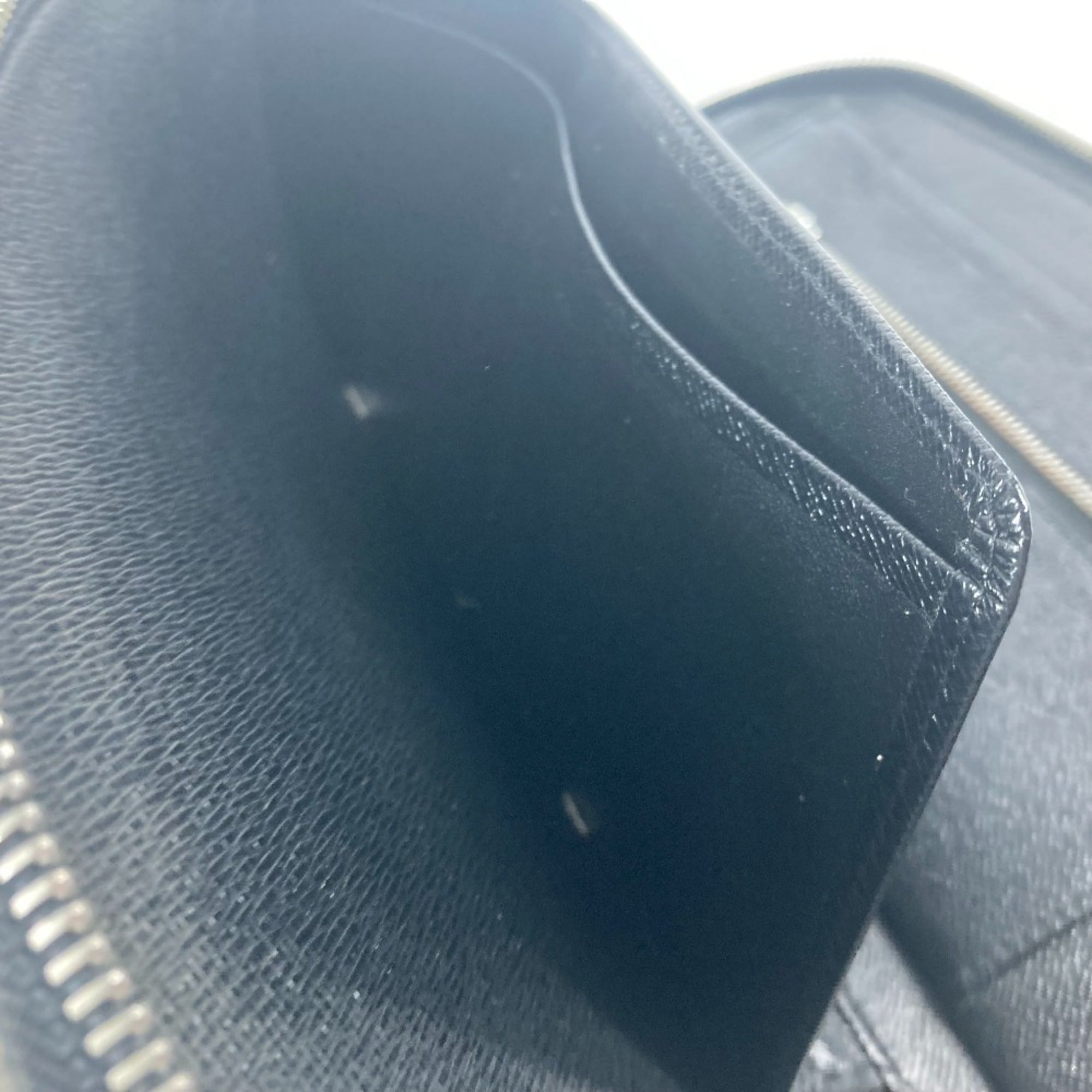 Louis Vuitton Taiga Ardoise Black Taiga Leather Long Wallet (Bi-Fold) (Pre-Owned)