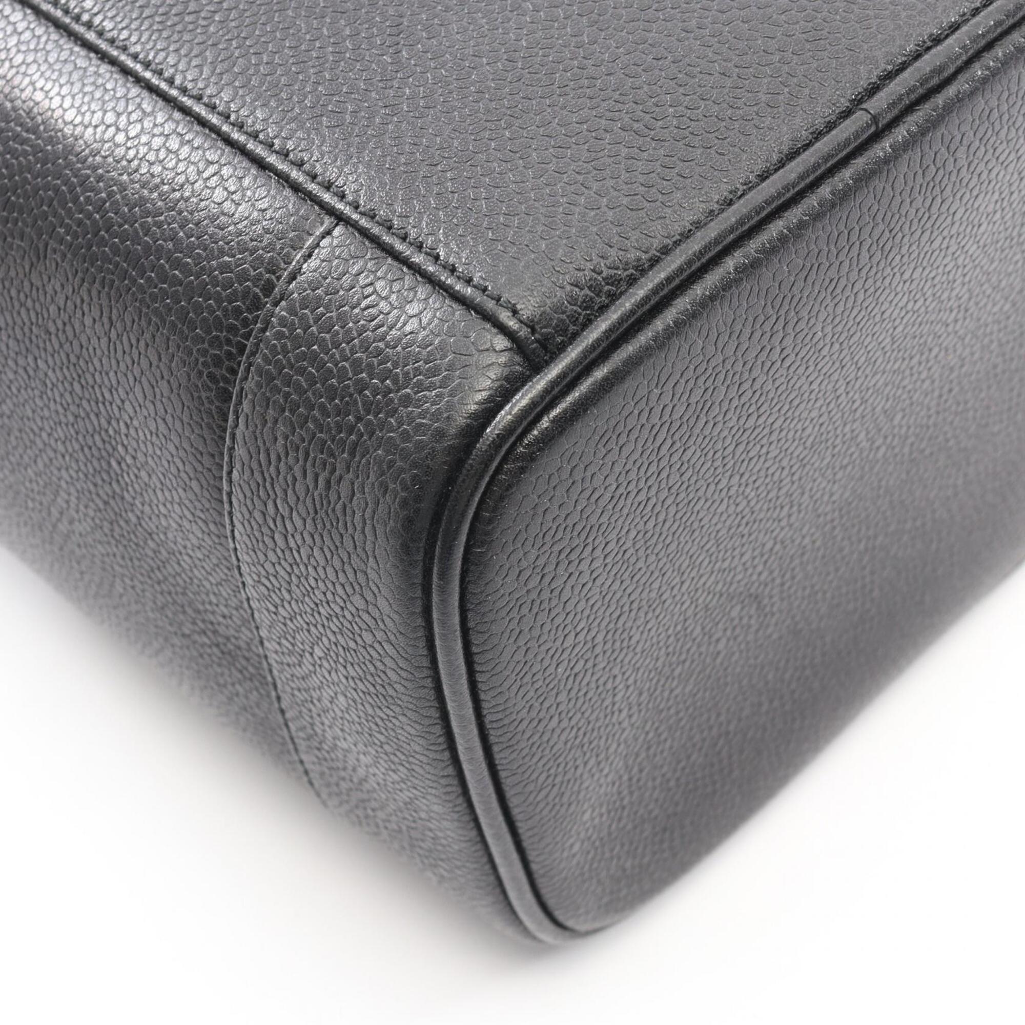 Chanel Black Grained Calfskin Handbag (Pre-Owned)
