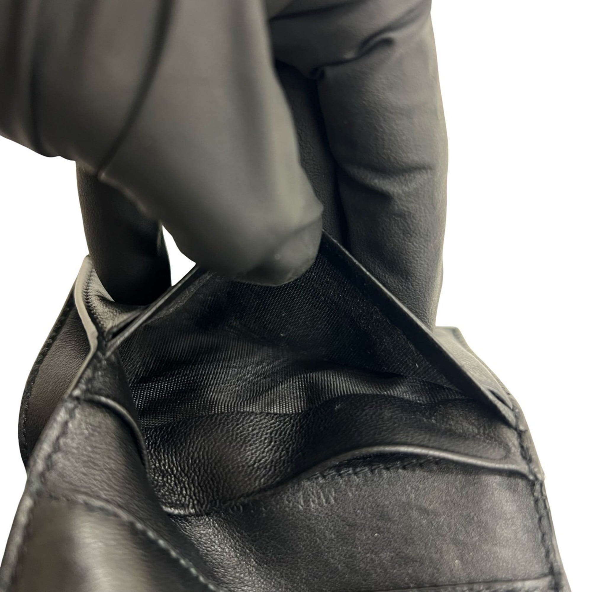 Saint Laurent Black Leather Wallet (Tri-Fold) (Pre-Owned)
