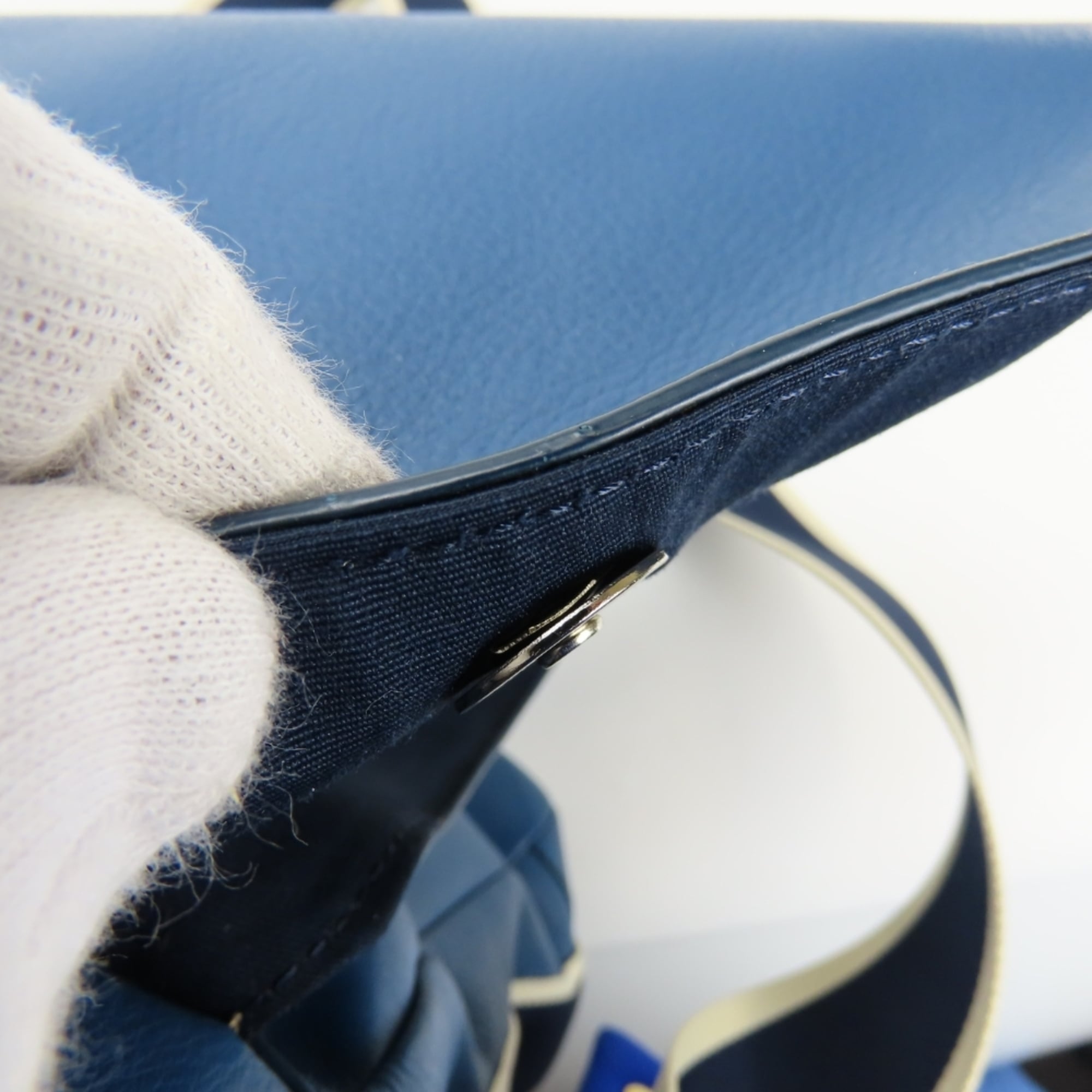 Coach Blue Leather Shoulder Bag (Pre-Owned)