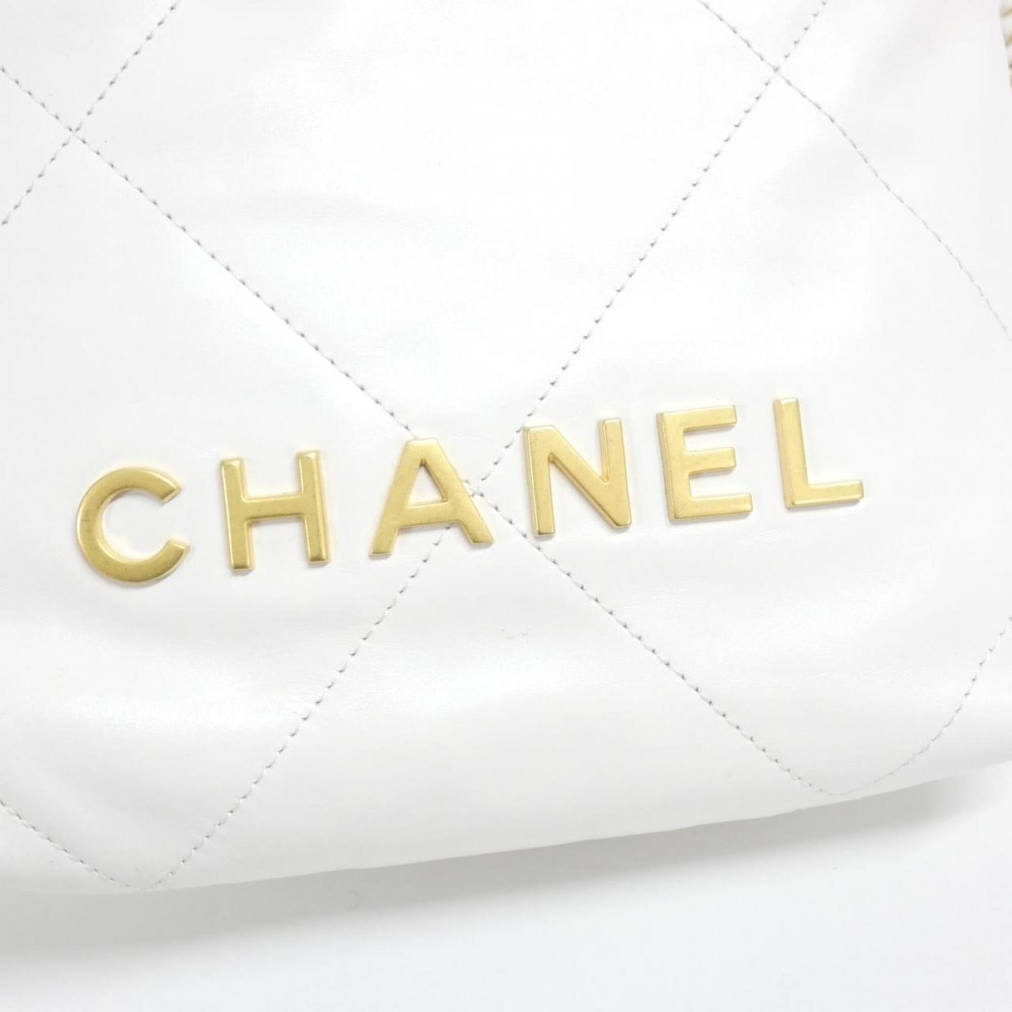 Chanel White Leather Handbag (Pre-Owned)