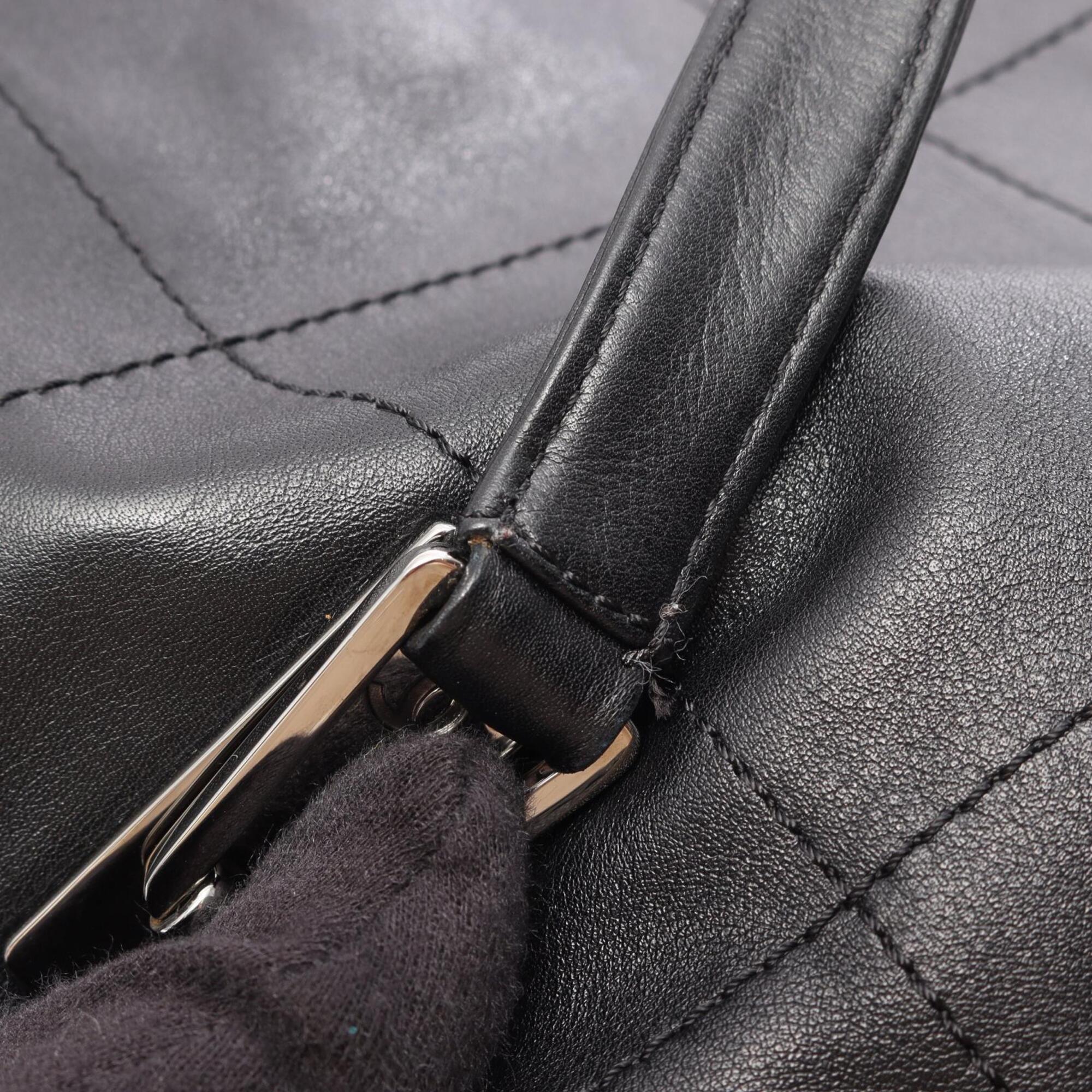 Chanel Black Leather Handbag (Pre-Owned)